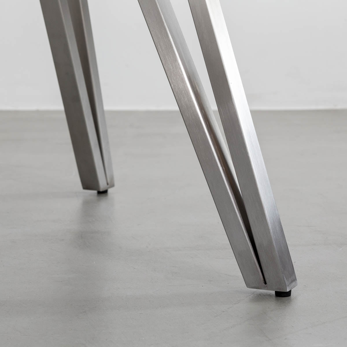 スマート造作カフェテーブル / リノリウム 全32色　ステンレススチール脚 4本脚 × ラウンド φ81 - 100