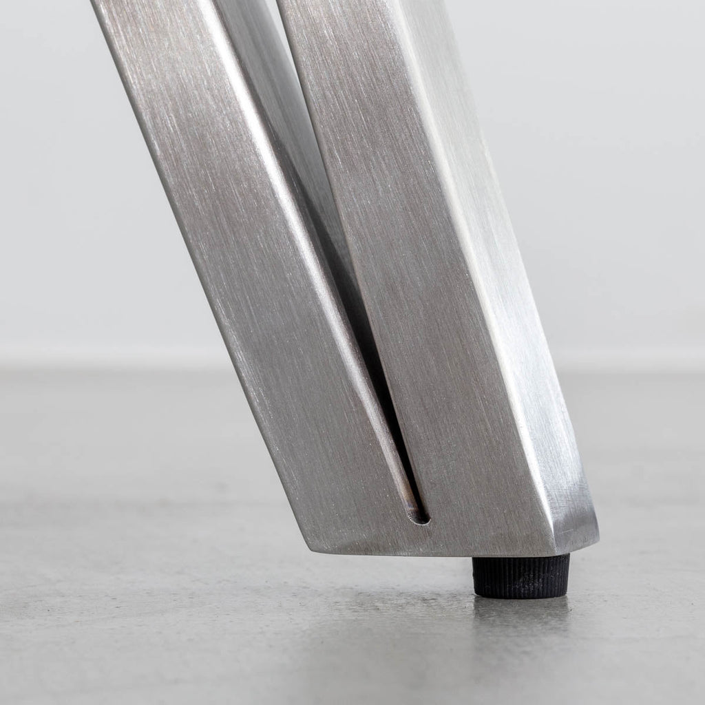 スマート造作カフェテーブル / ウェンジ　ステンレススチール脚 4本脚 × ラウンド φ81 - 90