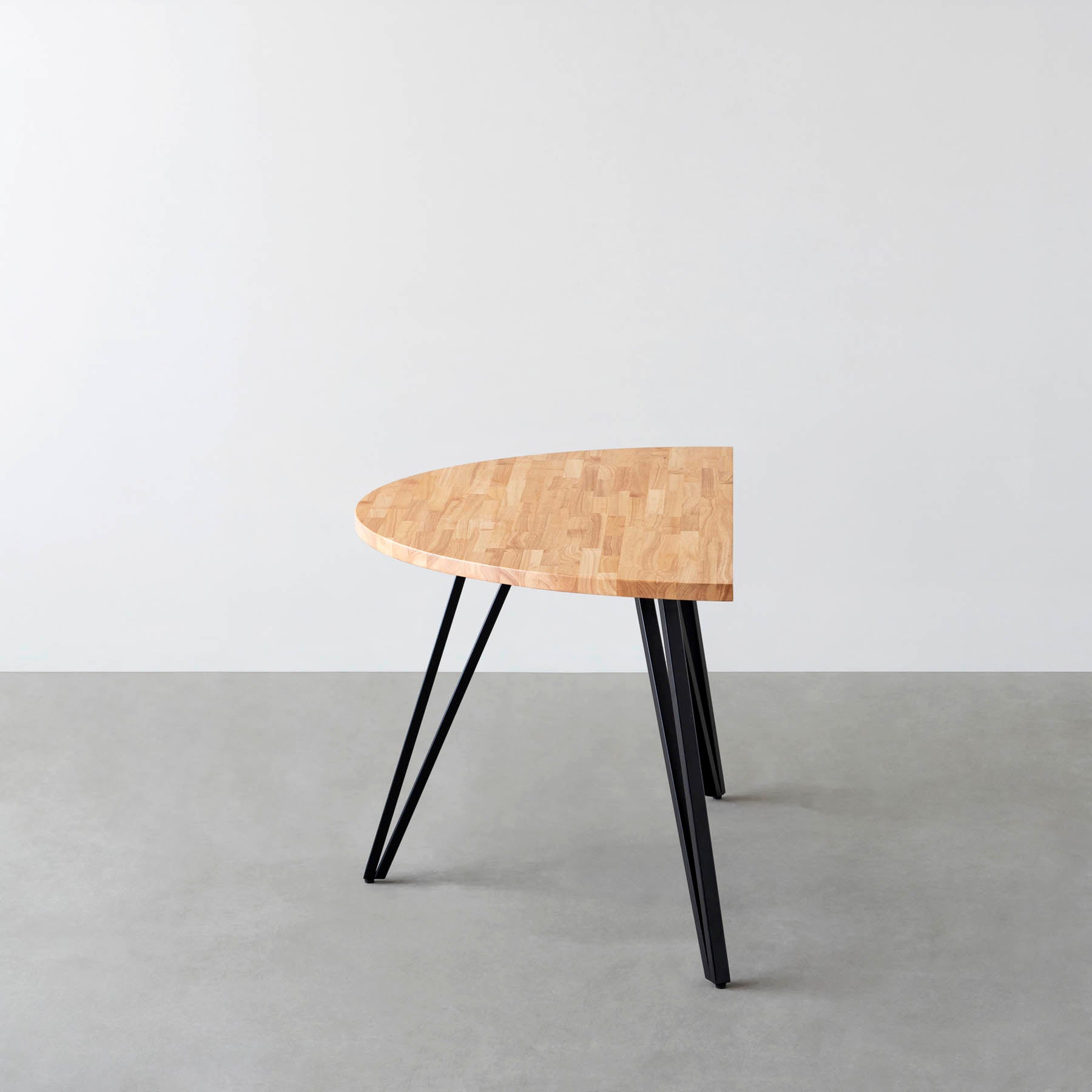 スマート造作テーブル / 半円 × ラバーウッド × 黒スチール脚