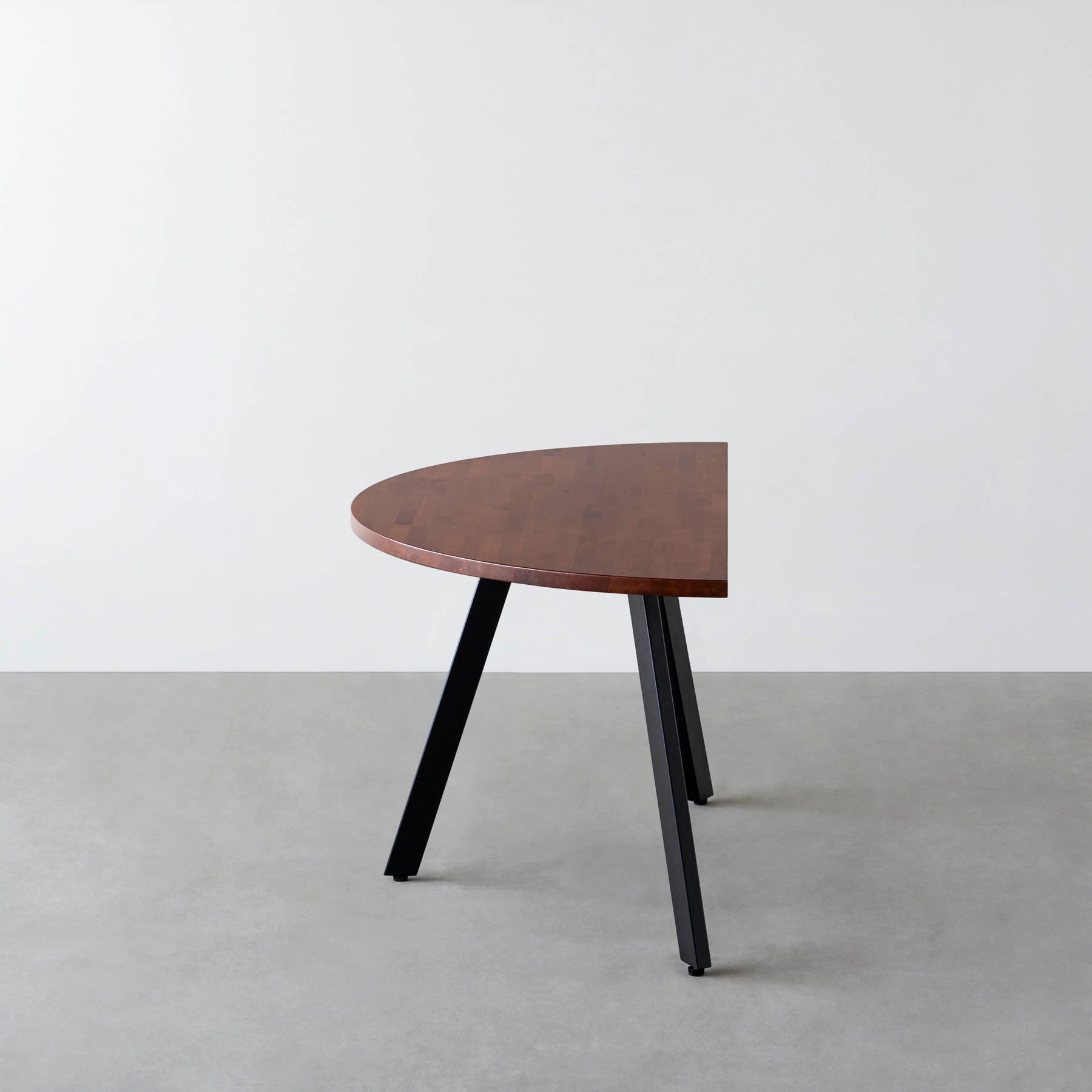 スマート造作テーブル / 半円 × ラバーウッド × 黒スチール脚