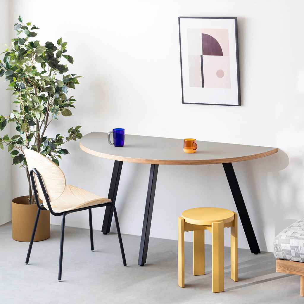 スマート造作テーブル / 半円 × リノリウム 全32色 × 黒スチール脚