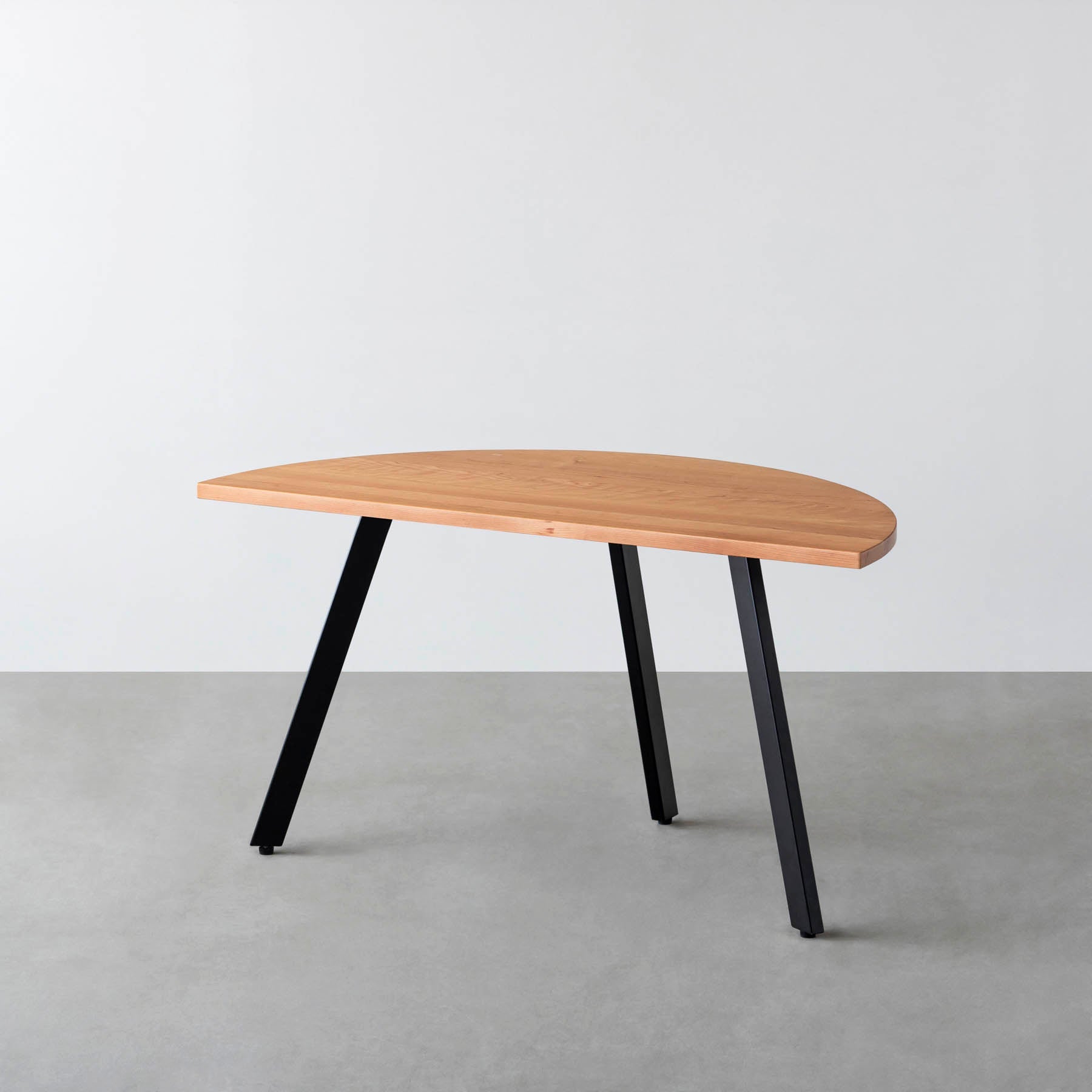 Kanademonoの無垢ブラックチェリーの半円テーブル