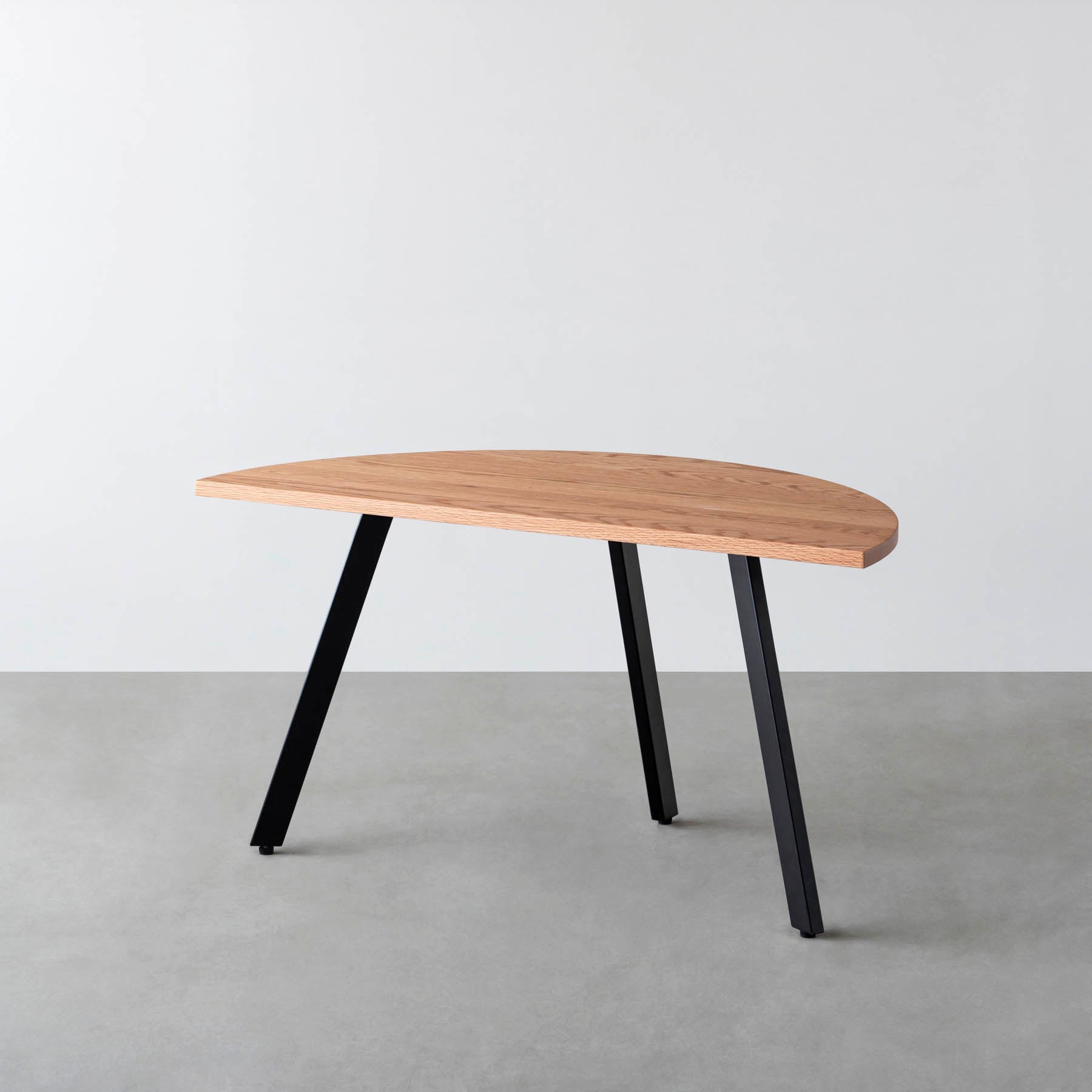 Kanademonoの無垢レッドオークの半円テーブル