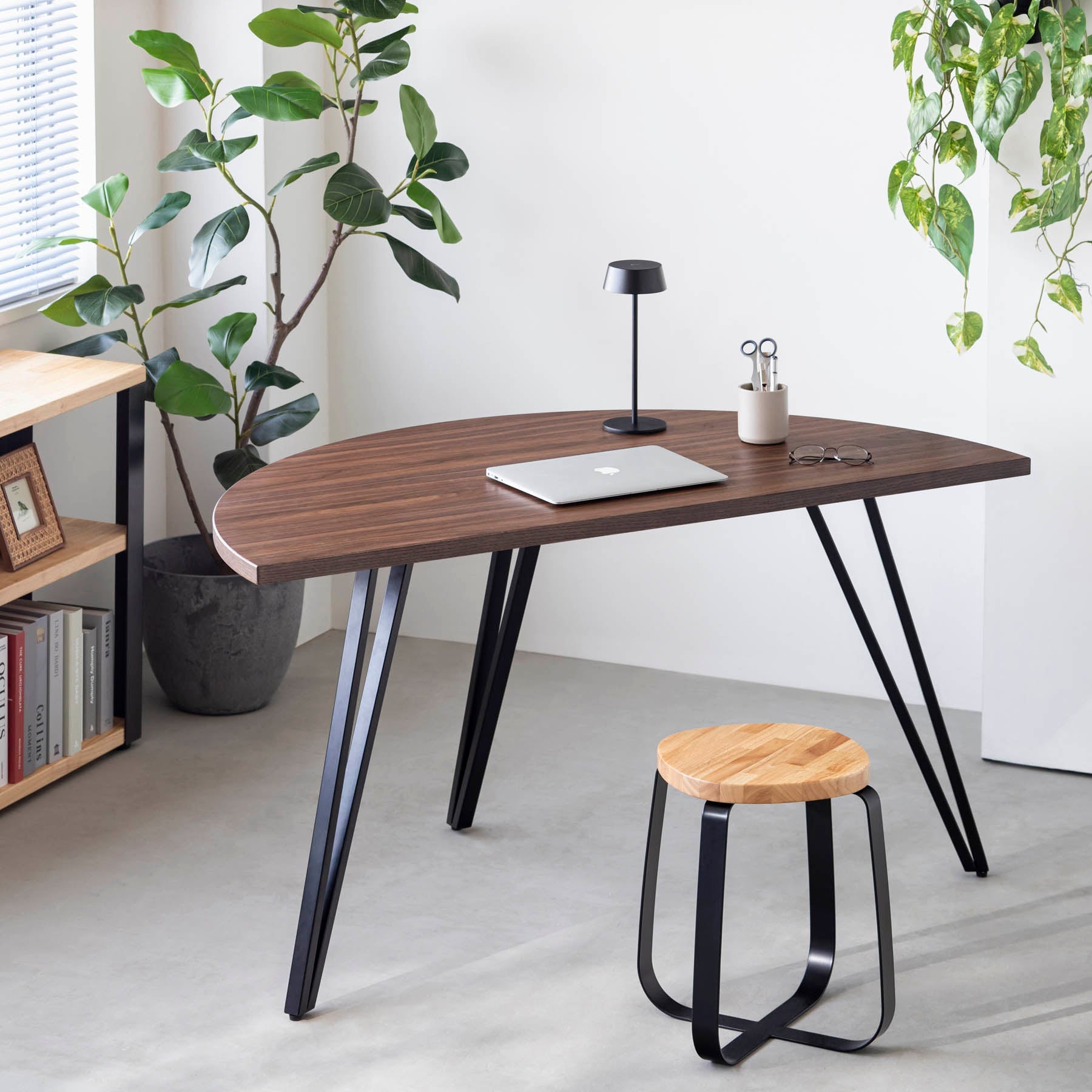 スマート造作テーブル / 半円 × ウォルナット × 黒スチール脚