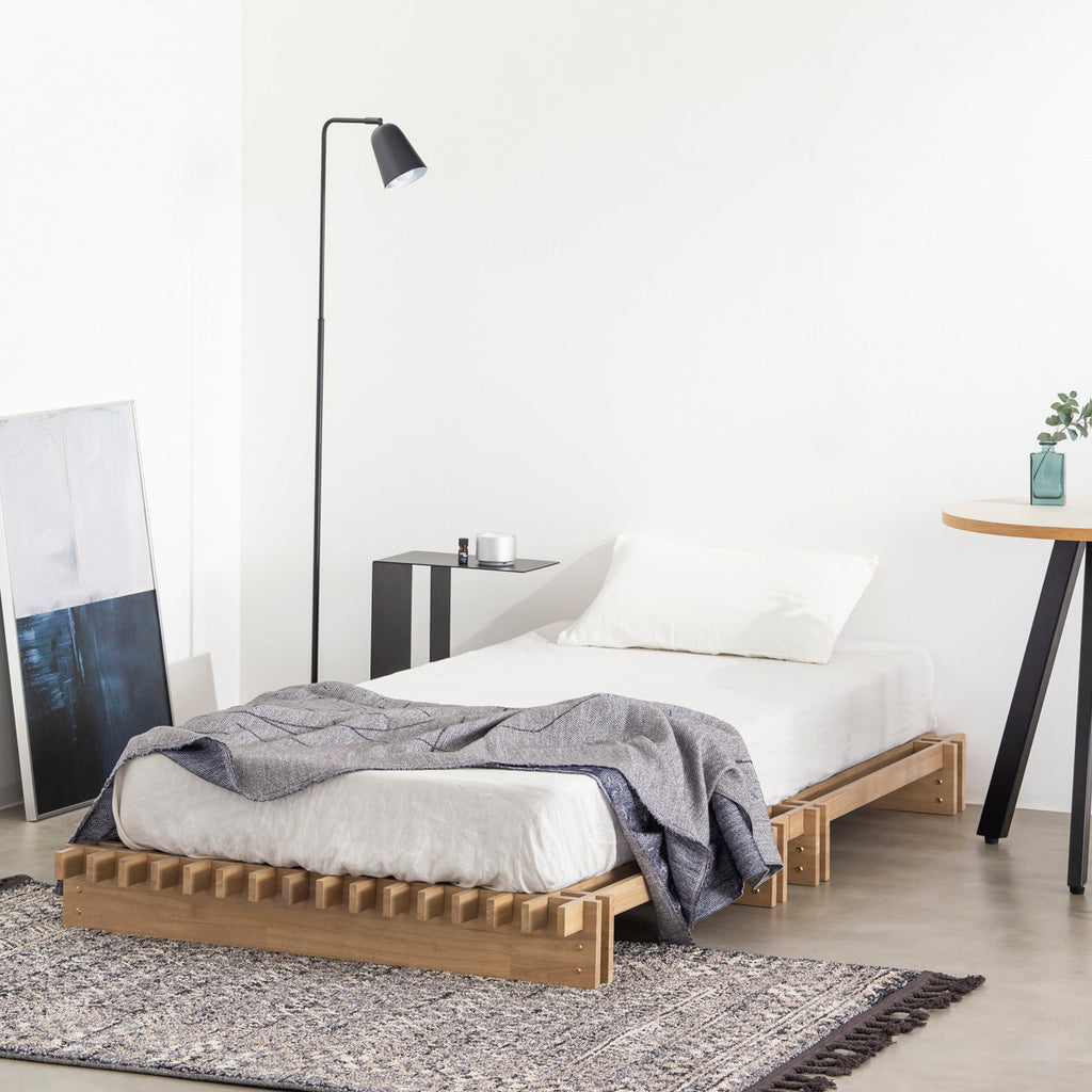 KOTAのSUNOKO BEDへのAdd-onシリーズのナイトストールブルー（使用例2）