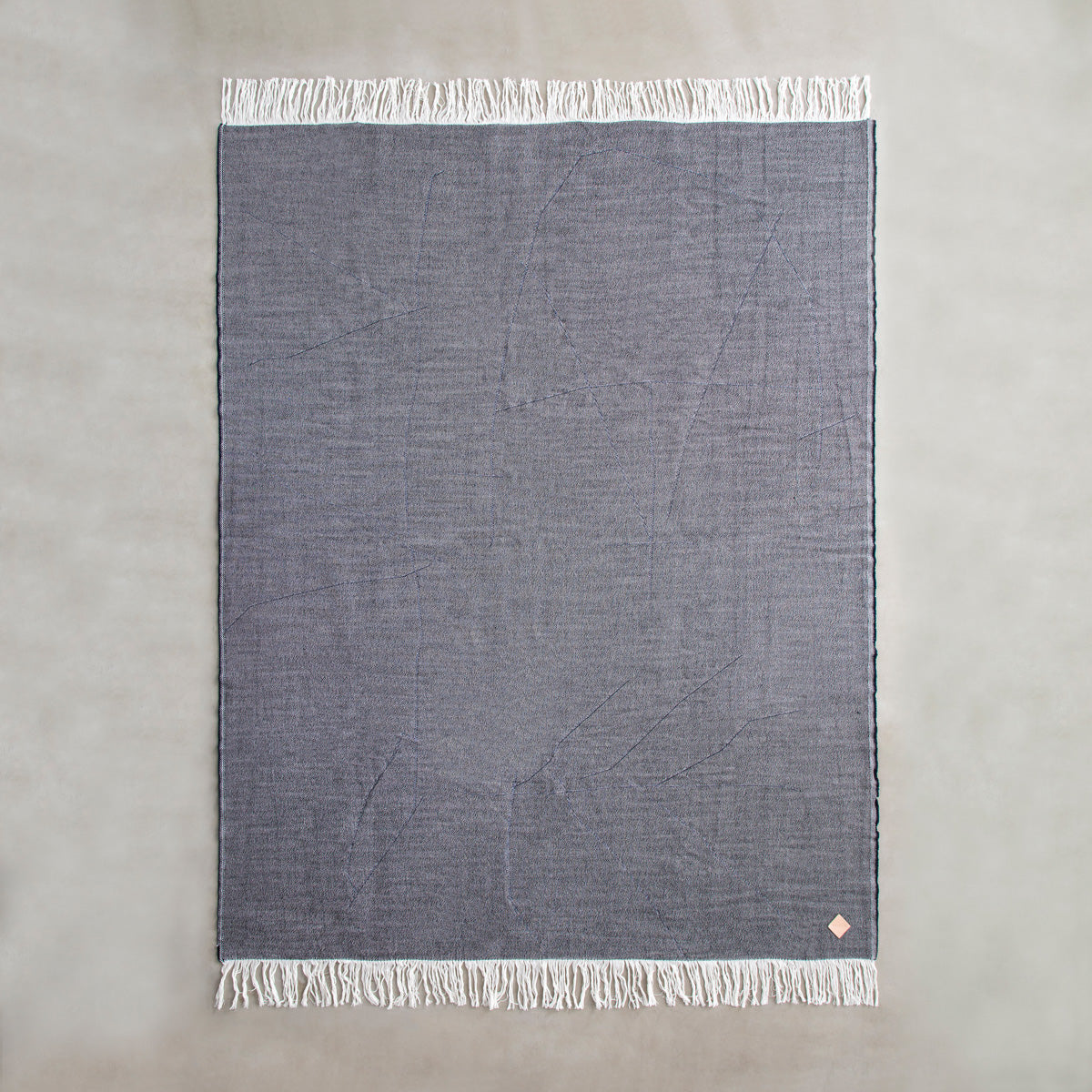 KOTAのSUNOKO BEDへのAdd-onシリーズTonakai Blanketブラック×ネイビー
