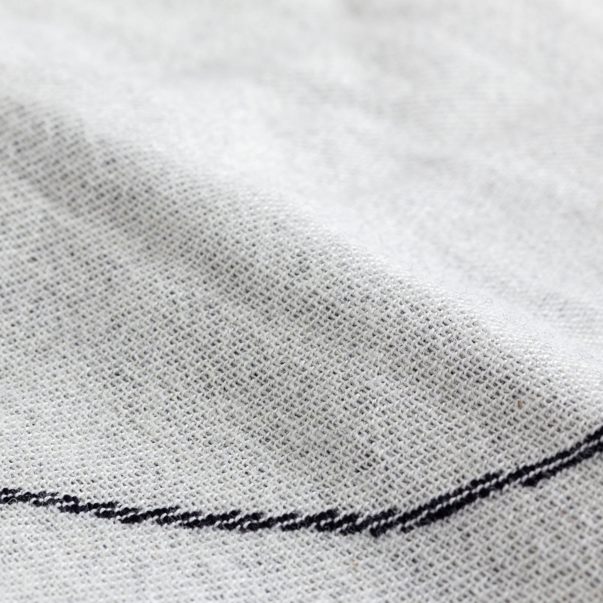 KOTAのSUNOKO BEDへのAdd-onシリーズTonakai Blanketブラック×ホワイト(裏面detail）