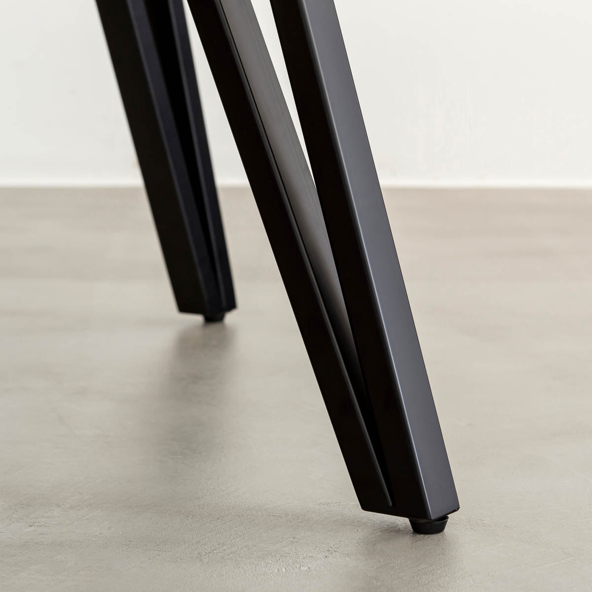 スマート造作テーブル / 半円 × 無垢 ホワイトアッシュ × 黒スチール脚