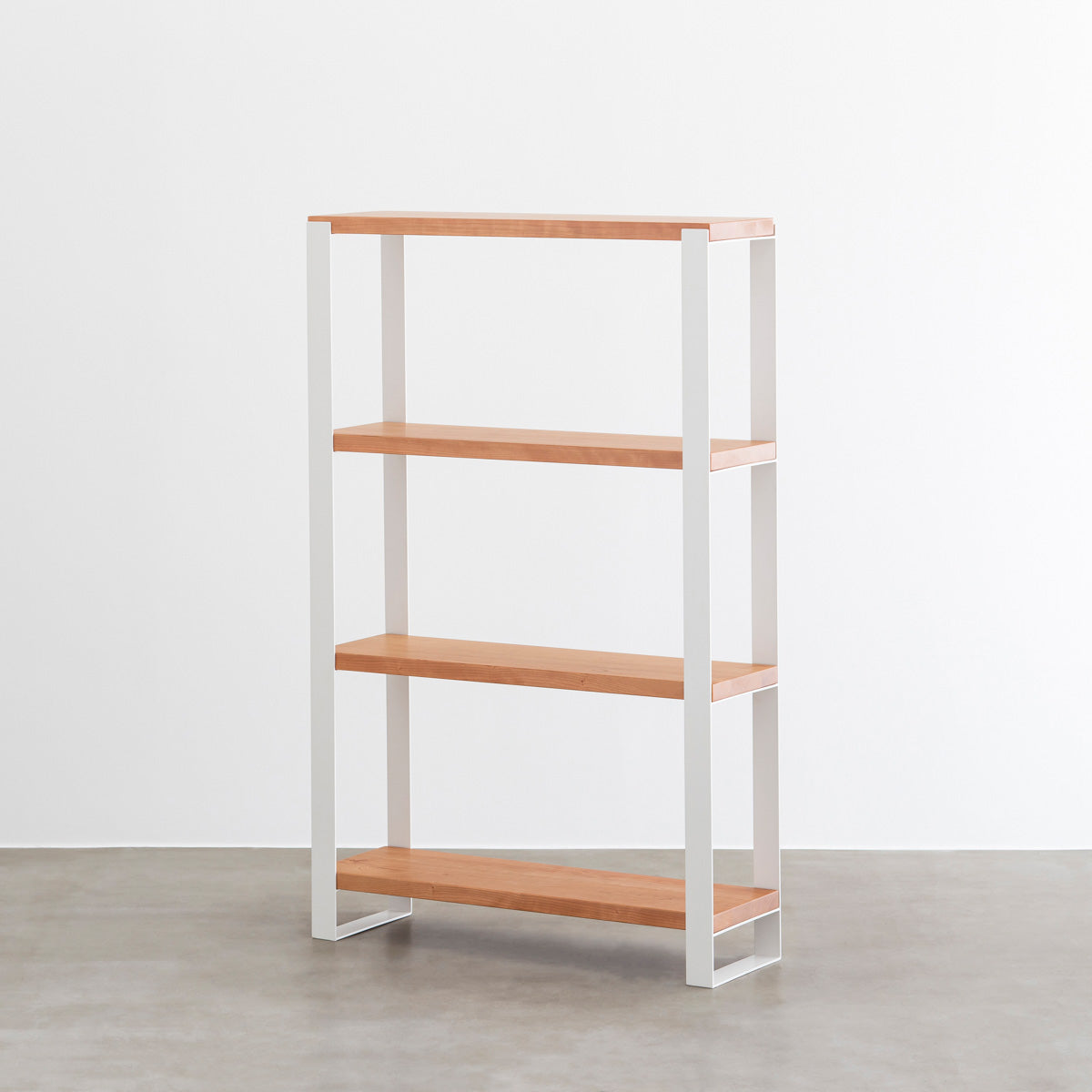 Kanademonoのブラックチェリーの棚板とホワイトのアイアンで製作したシェルフ