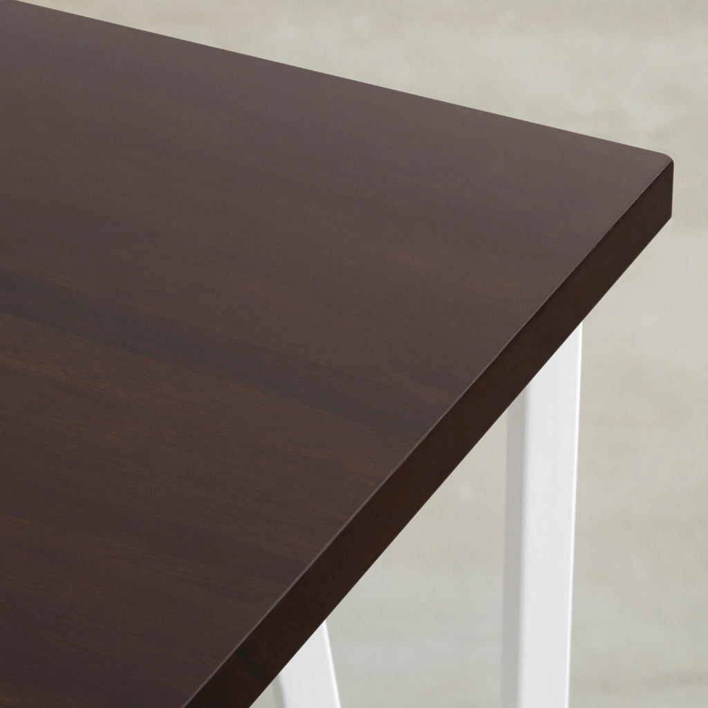 かなでもののラバーウッドBlackBrown天板とトライアングルStraightホワイト脚4本を組み合わせた80cmスクエア型のカフェテーブル（天板）