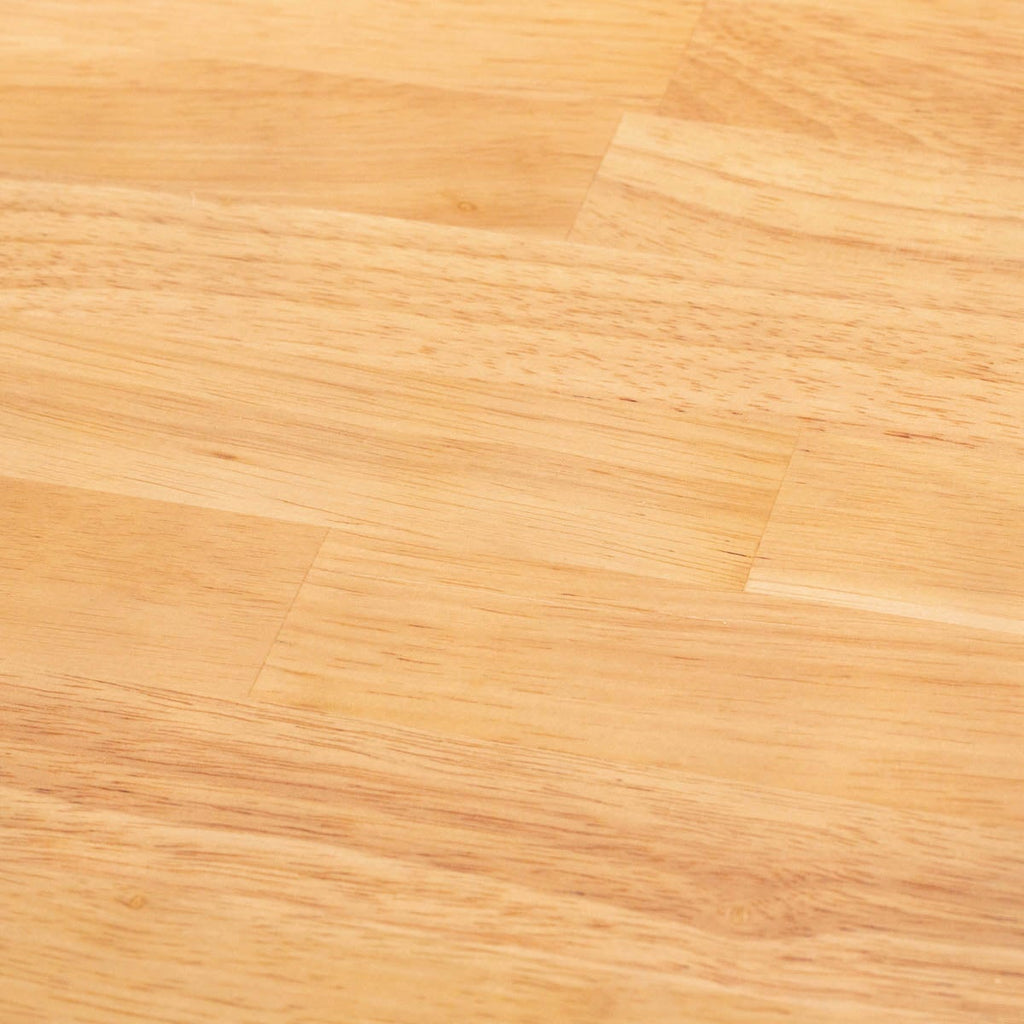 Kanademonoのラバーウッドナチュラル天板とトライアングルホワイト脚4本を組み合わせたスクエア型のカフェテーブル（天板・クローズアップ）