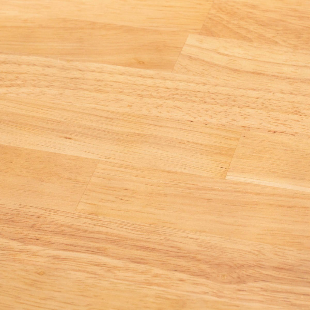 Kanademonoラバーウッド・ナチュラルのスクエア天板とデザイン性の高いXラインの脚を組み合わせたカフェテーブルの天板（木目）2