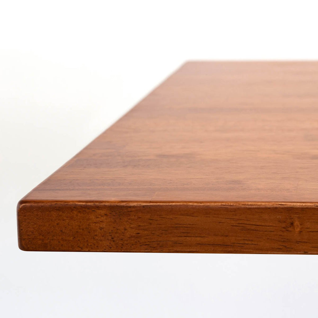 Kanademonoラバーウッド・TeakBrownのスクエア天板と三角のチューブが華やかなアイアン脚を組み合わせたカフェテーブルの天板2