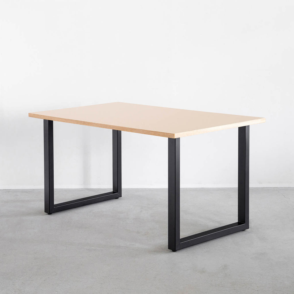 かなでもののファニチャーリノリウム素材の天板Powderを使用したテーブル