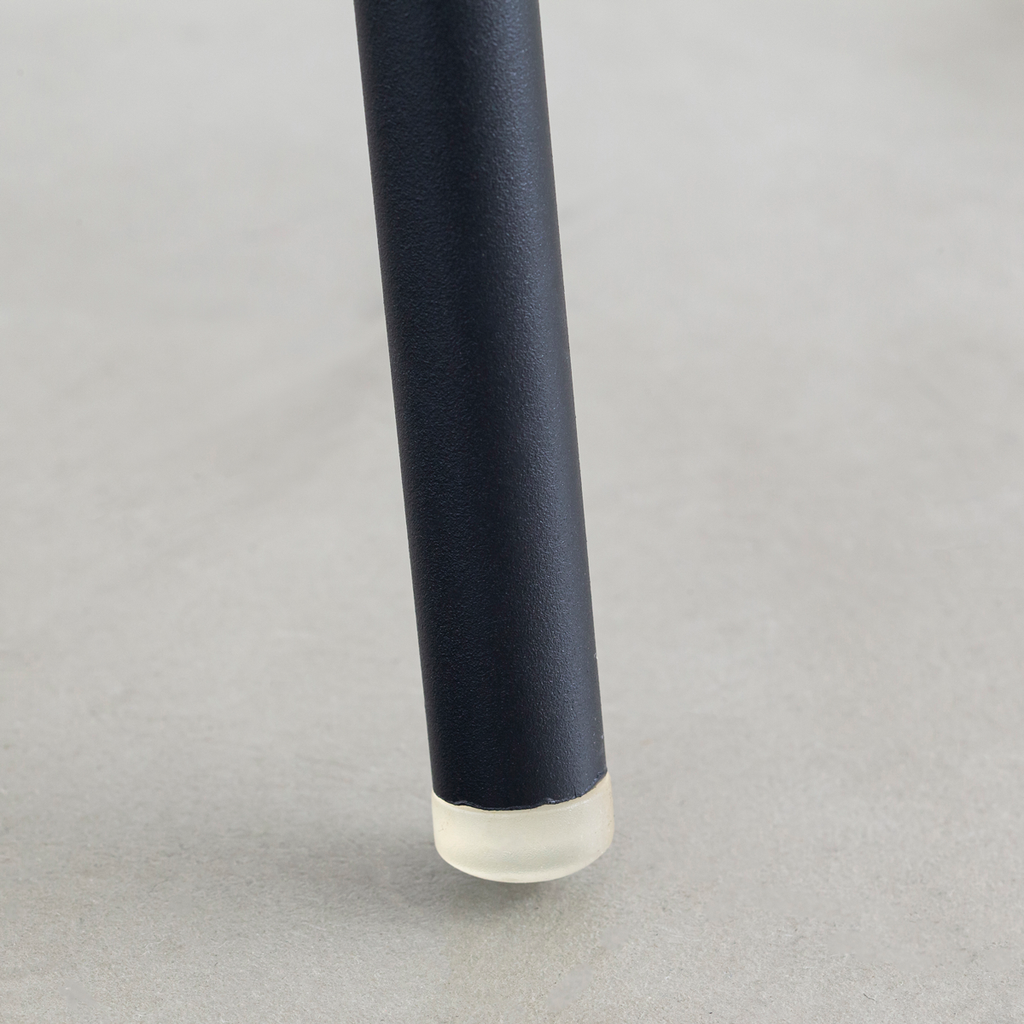 KANADEMONOのペア材プライウッドとアイアンを組み合わせたユニークモダンなブラックのダイニングチェア（脚2）