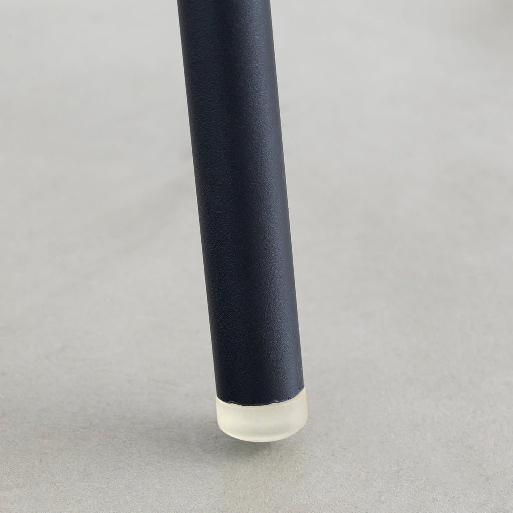 KANADEMONOのペア材プライウッドとアイアンを組み合わせたユニークモダンなナチュラルカラーのダイニングチェア（脚2）