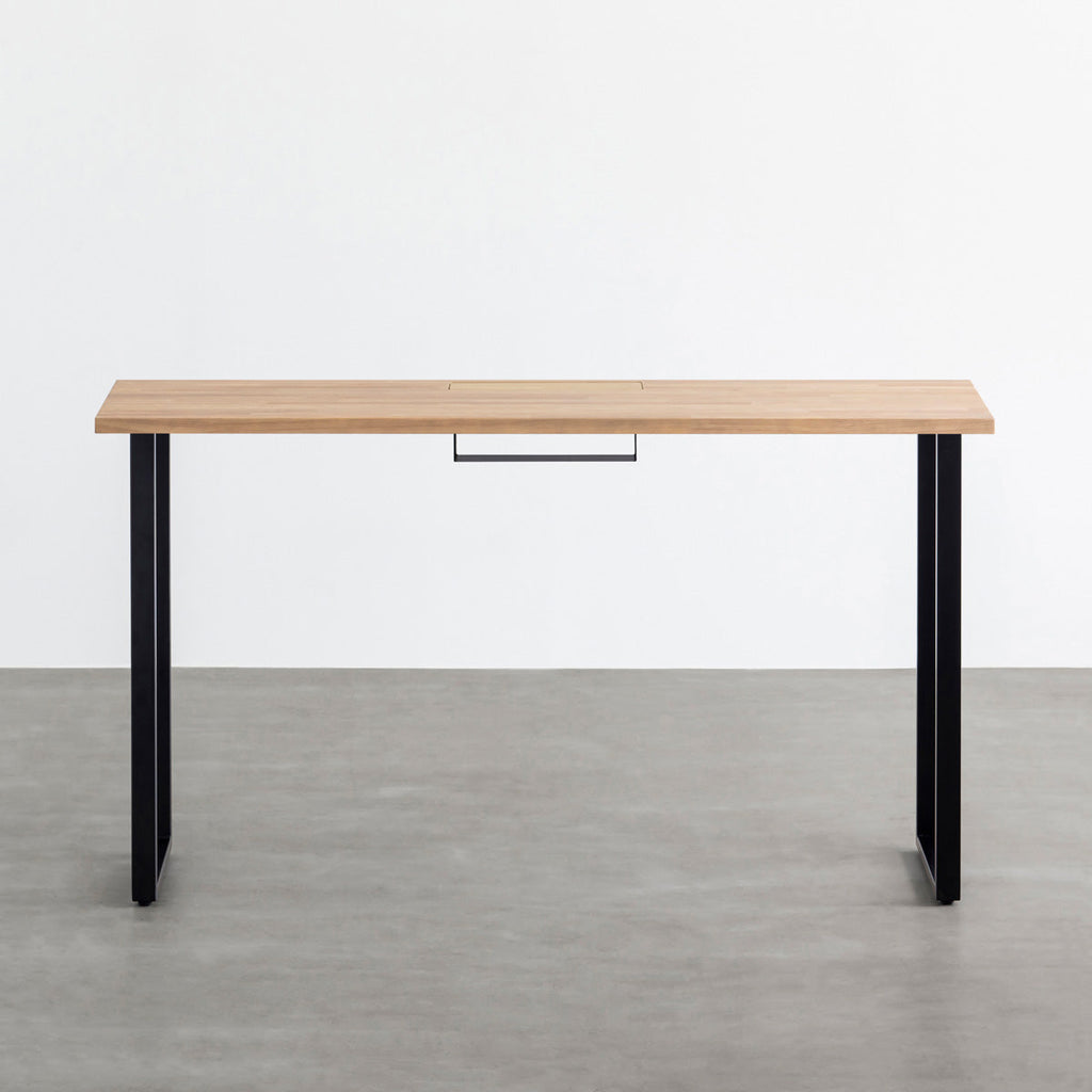 かなでもののBLOCK&TRAY付きのラバーウッド材アッシュの天板とスクエアの鉄脚を組み合わせたハイレクタングルデスク（正面）