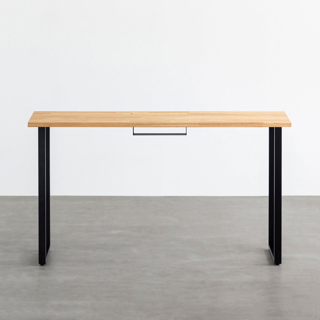 かなでもののBLOCK&TRAY付きのナチュラルなラバーウッド材の天板とスクエアの鉄脚を組み合わせたハイレクタングルデスク（正面）