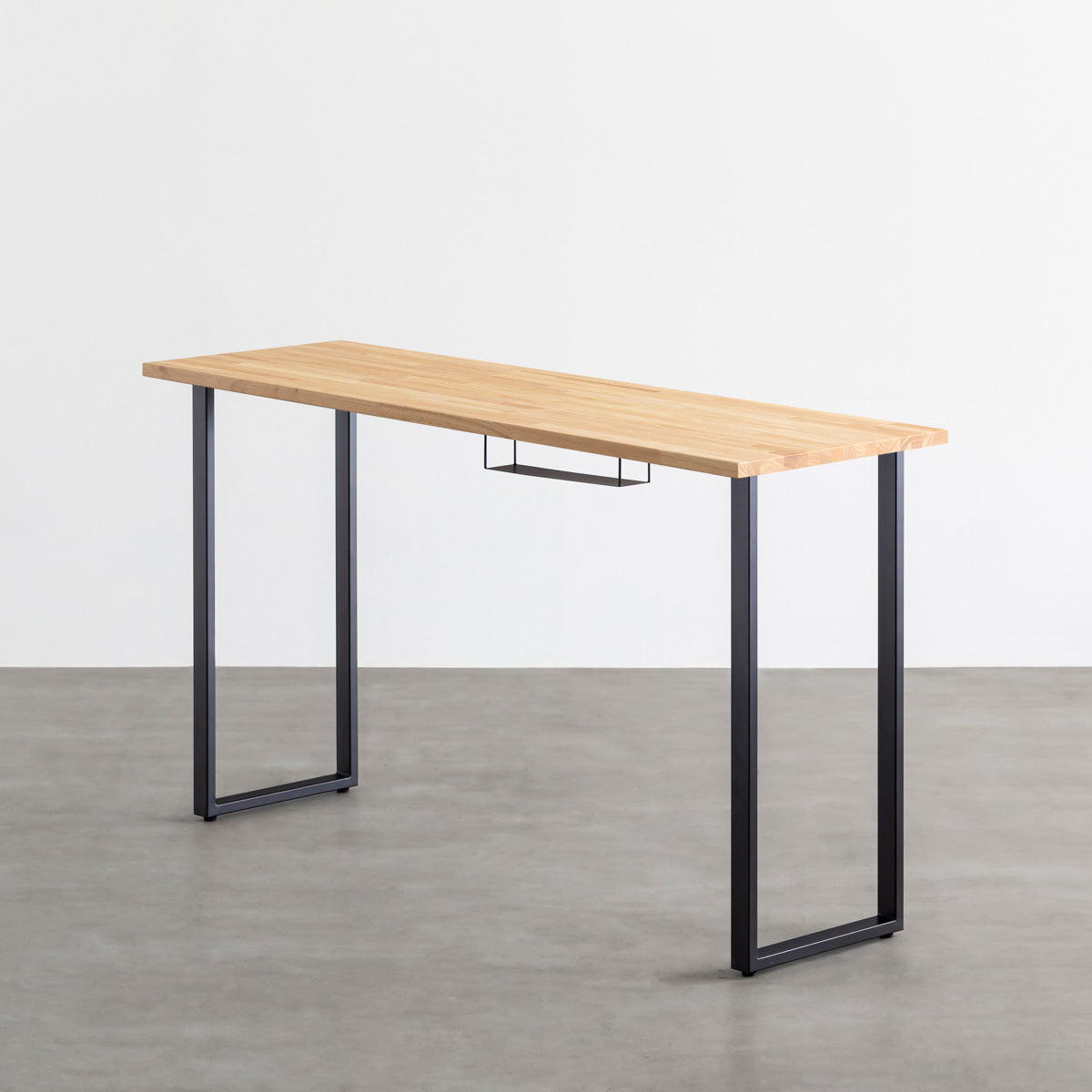 かなでもののBLOCK&TRAY付きのナチュラルなラバーウッド材の天板とスクエアの鉄脚を組み合わせたハイレクタングルデスク