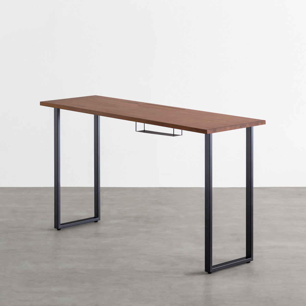 かなでもののBLOCK&TRAY付きのラバーウッド材チークブラウンの天板とスクエアの鉄脚を組み合わせたハイレクタングルデスク