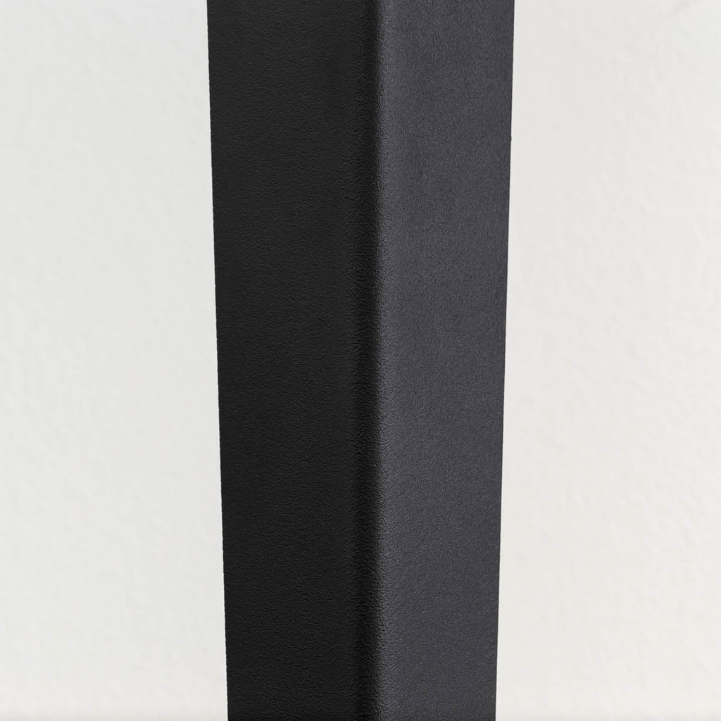 KANADEMONOのホワイトオーク突板天板とマットブラックのソリッドピン鉄脚を組み合わせたシンプルモダンなテーブル（脚）