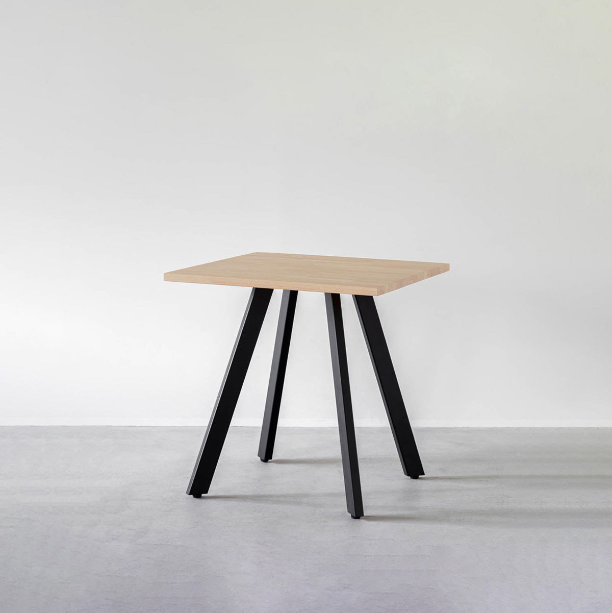 スマート造作カフェテーブル / ラバーウッド　黒スチール脚 4pin × スクエア　60 - 80