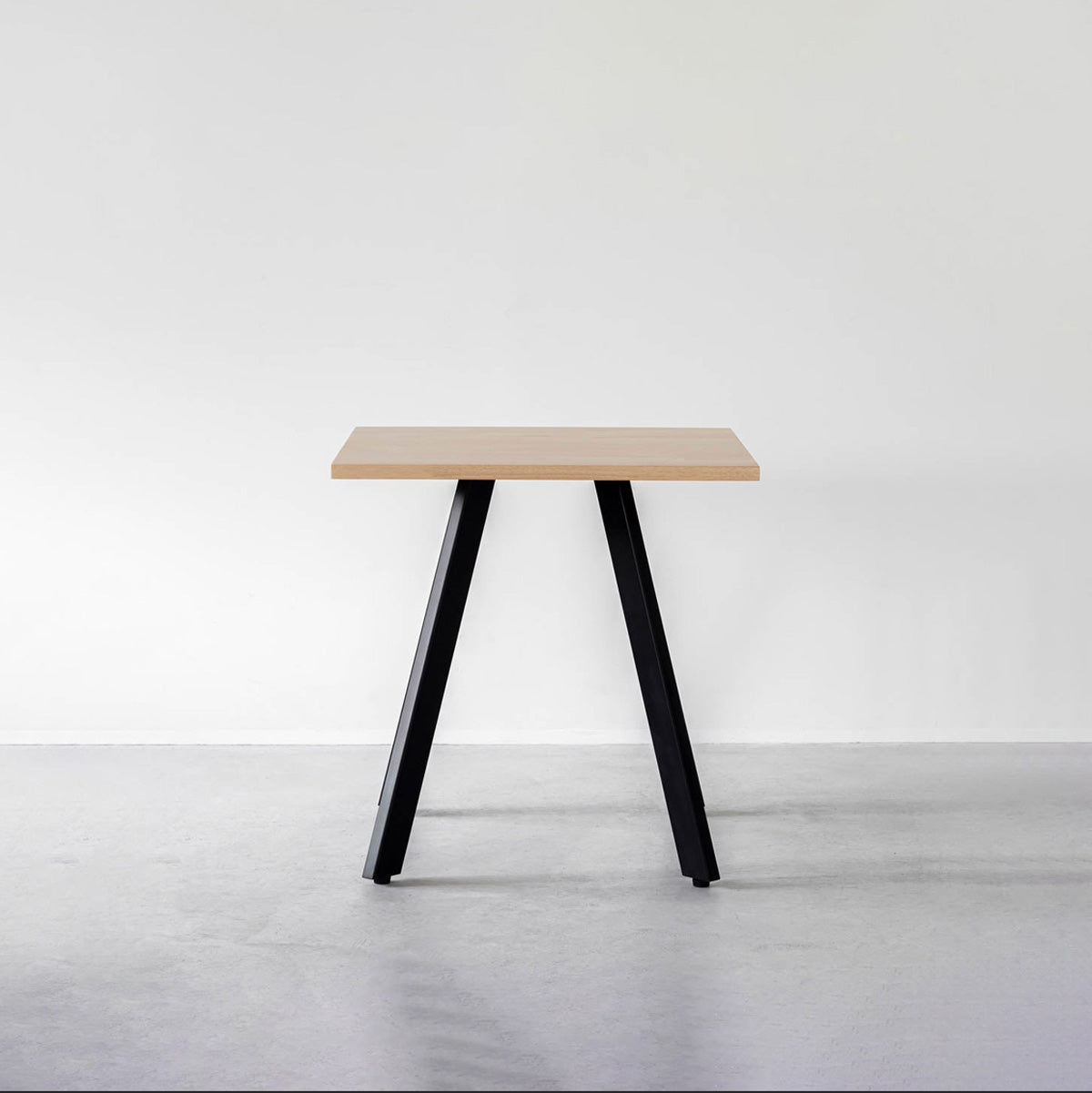 スマート造作カフェテーブル / ラバーウッド　黒スチール脚 4pin × スクエア　60 - 80