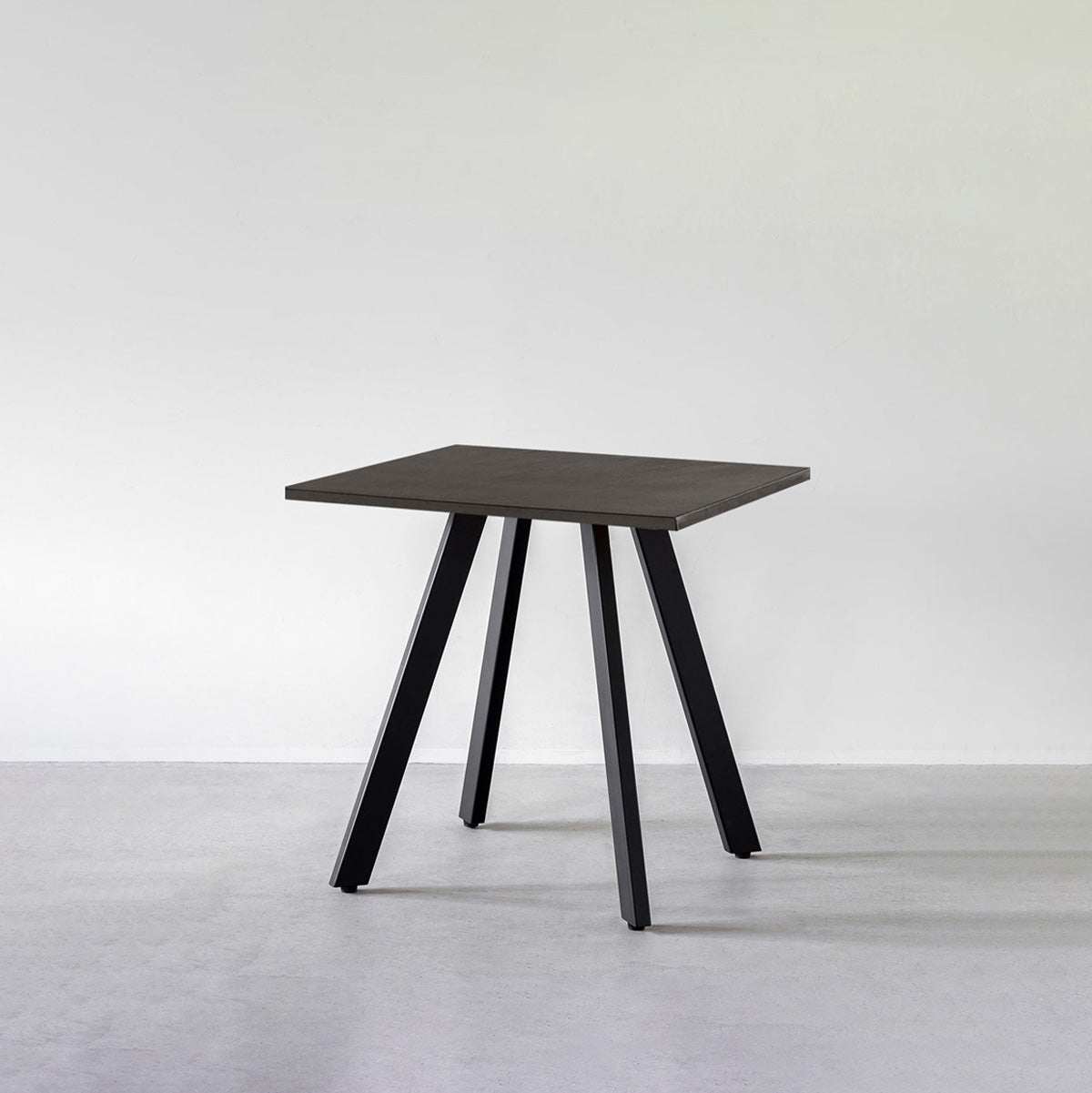スマート造作カフェテーブル / ラバーウッド　黒スチール脚 4pin × スクエア　60 - 80
