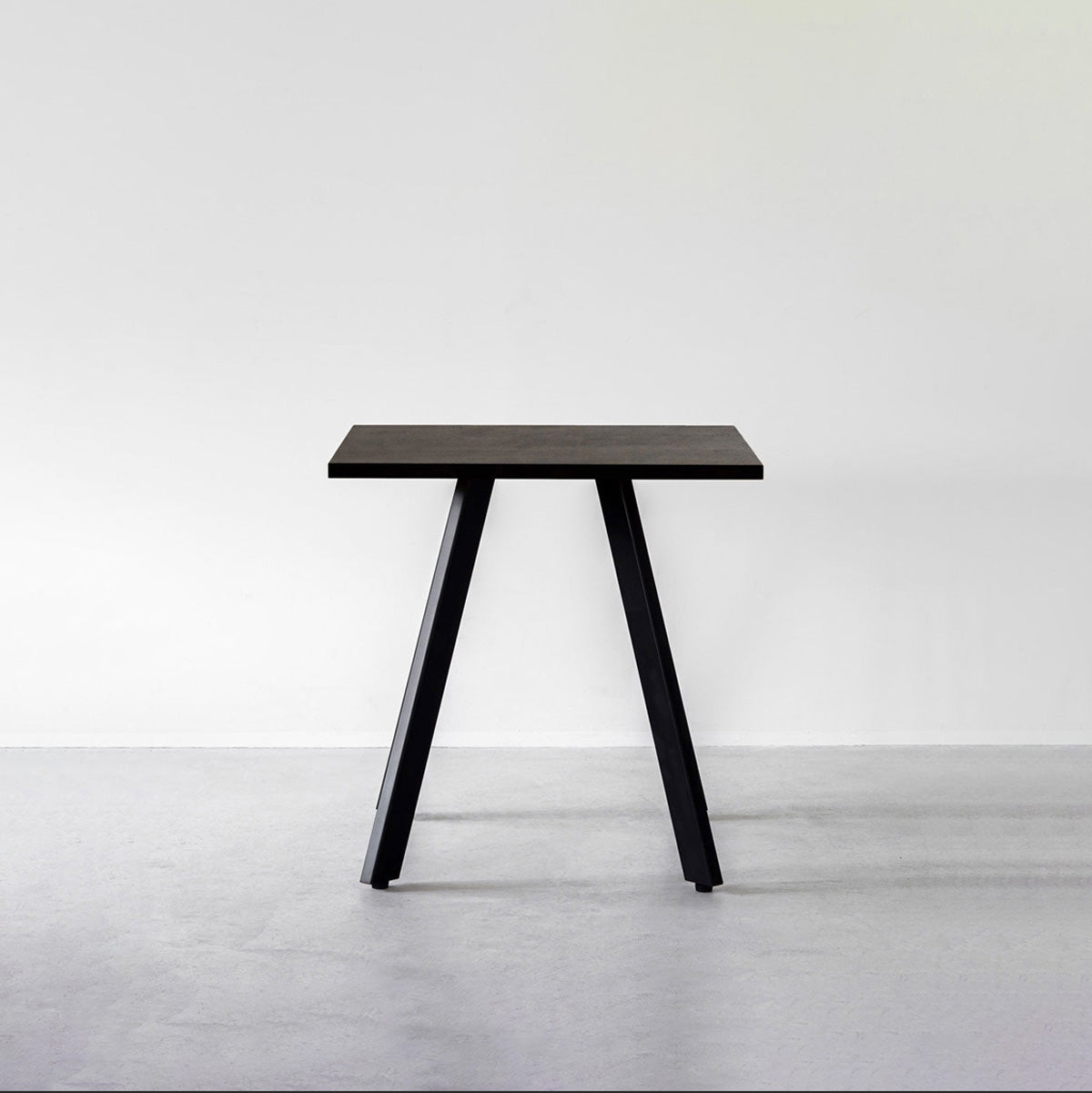 スマート造作カフェテーブル / ラバーウッド　黒スチール脚 4pin × スクエア　60 - 80