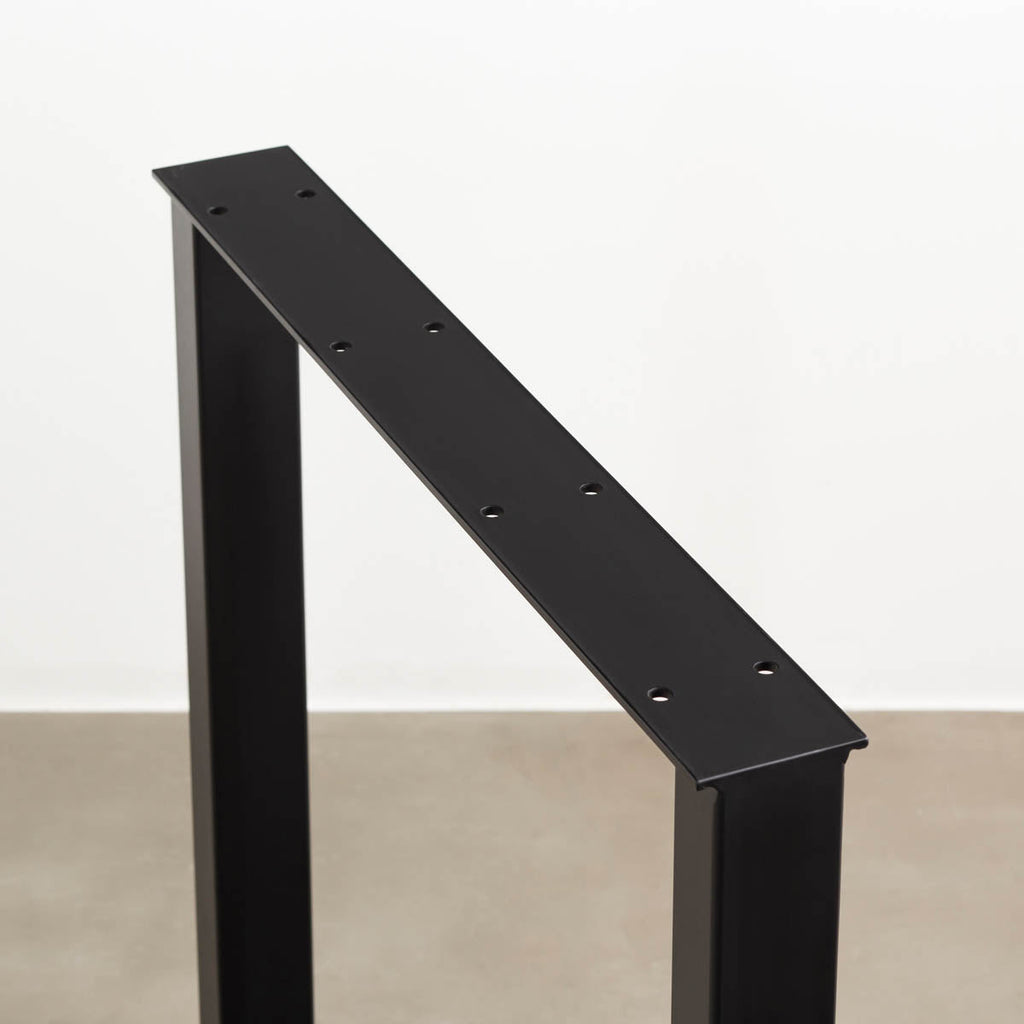 かなでもののマットブラックのミニマルシンプルなスクエアタイプ（H70cm）の鉄脚(上部プレート)