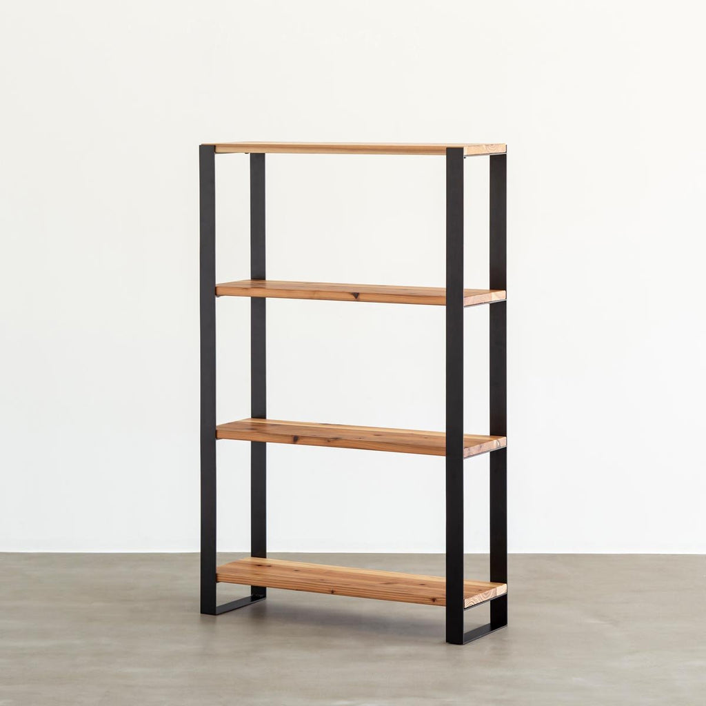 Kanademonoの杉無垢の棚板とアイアン脚を組み合わせたシェルフ