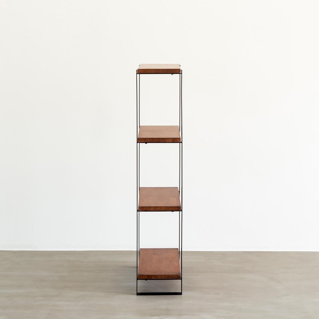 Kanademonoのラバーウッド材チークブラウンの棚板とアイアン脚を組み合わせたシェルフ（横からのアングル）