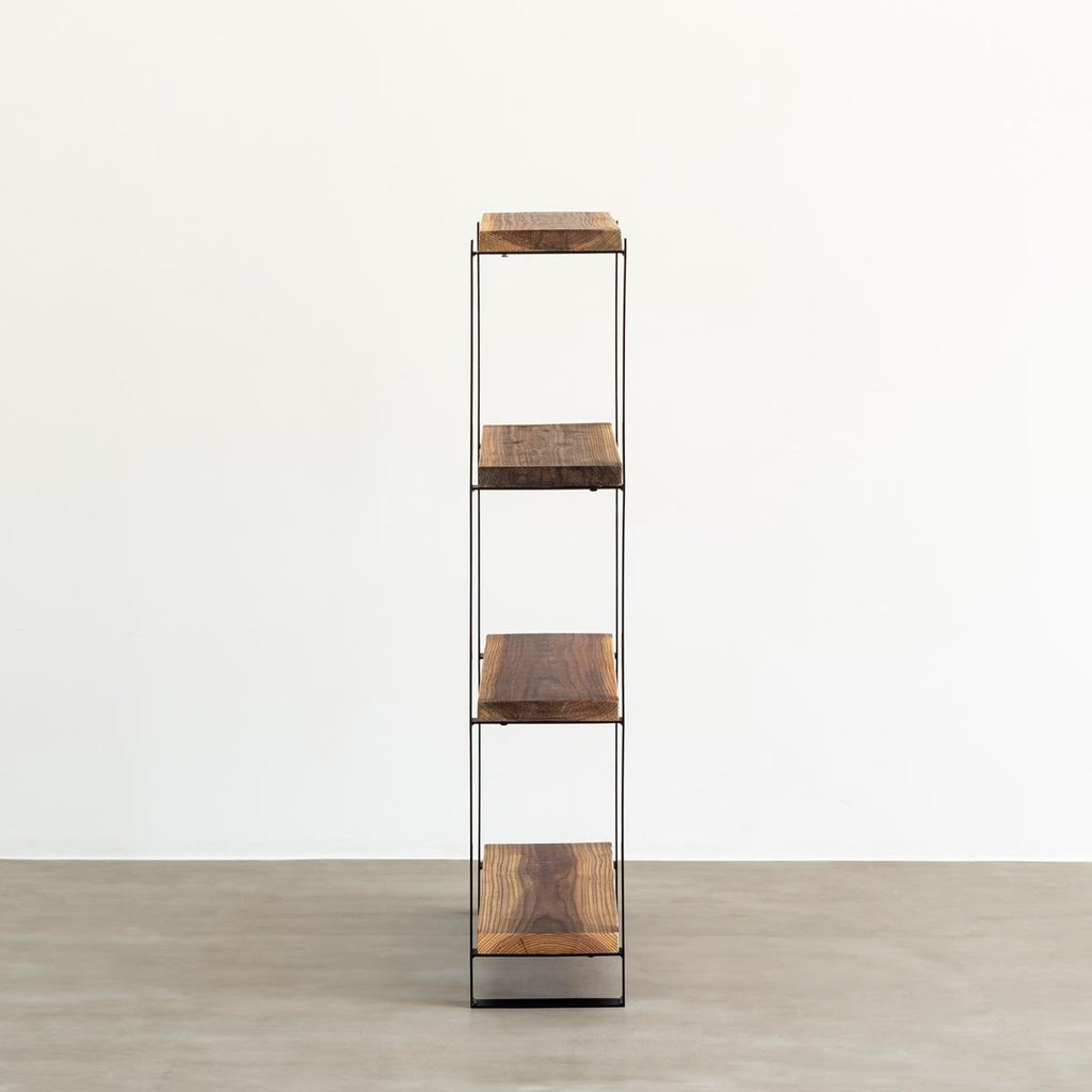 Kanademonoのヴィンテージウッドの棚板とアイアン脚を組み合わせたシェルフ（横からのアングル）