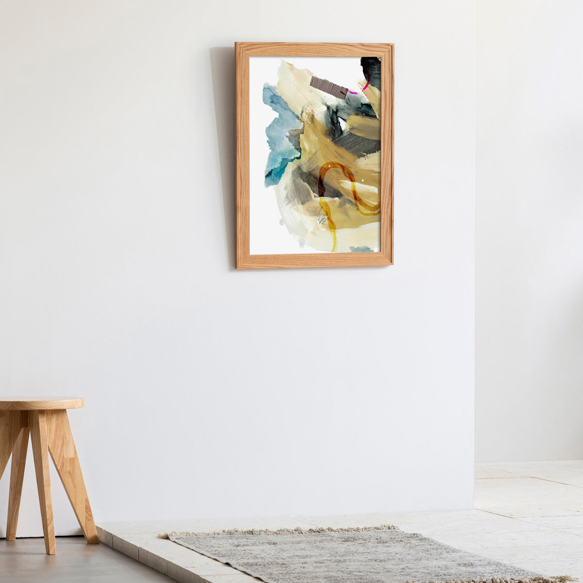 Kanademonoのアースカラー＋ブルーをアクセントに多様なタッチで描いた抽象画水彩アートA2＋ナチュラルウッドフレーム（エントランス使用例）