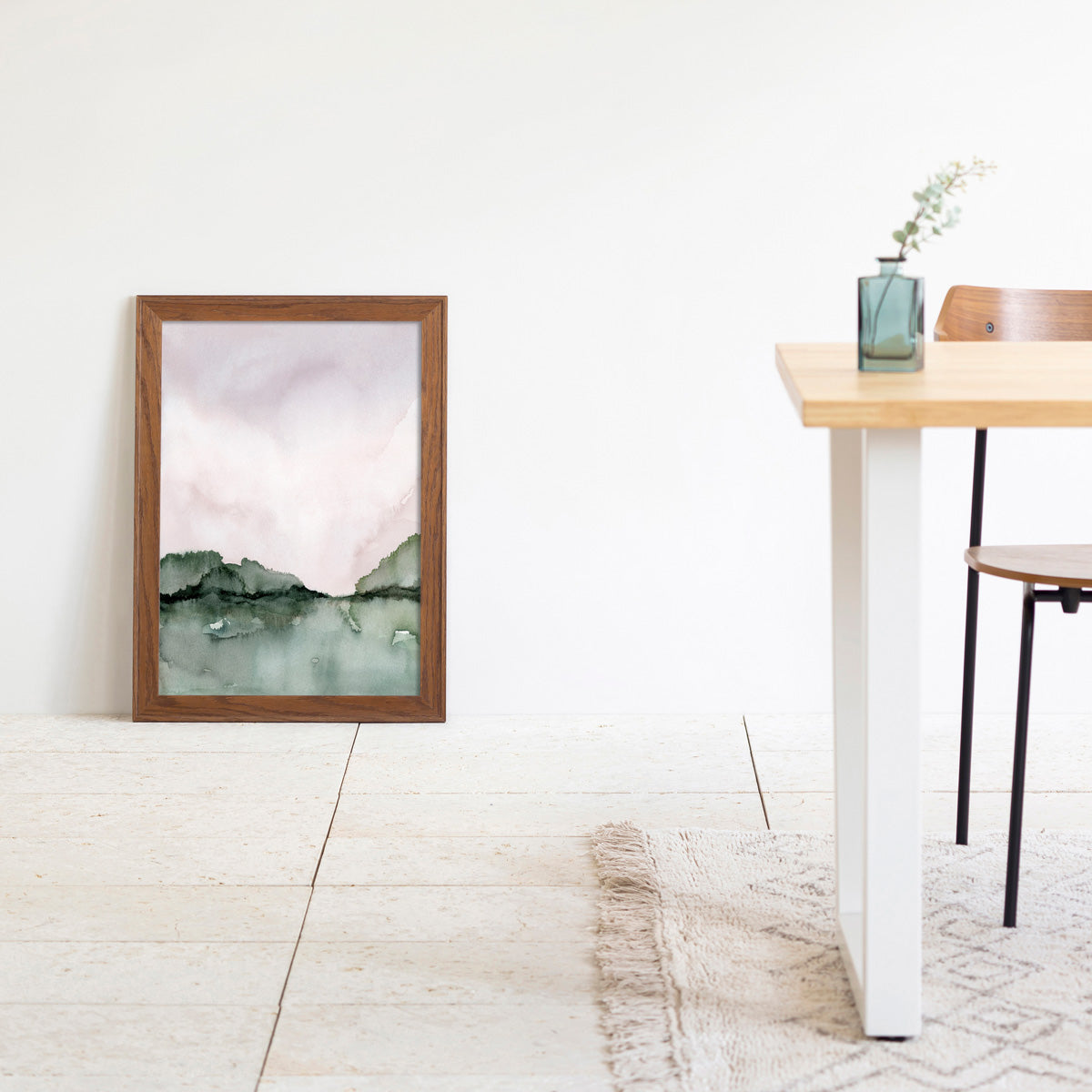 Kanademonoのベージュ×モスグリーンで描いた水彩抽象画アートA2＋ブラウンウッドフレーム（ダイニング使用例）
