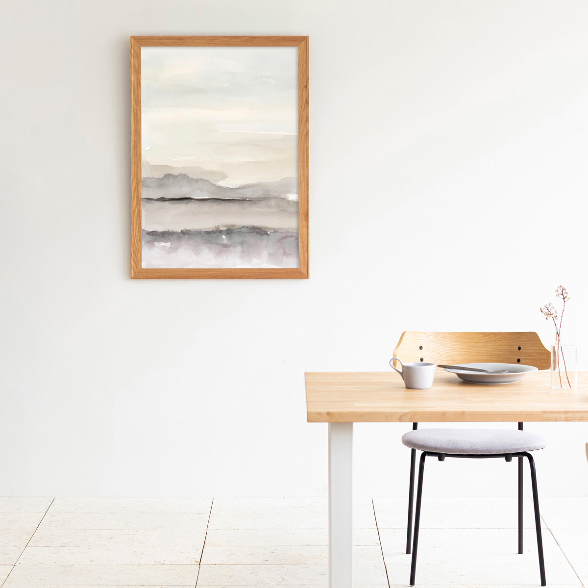 Kanademonoのモノトーンで淡く描いた水彩抽象画アートA１＋ナチュラルウッドフレーム（ダイニング使用例）