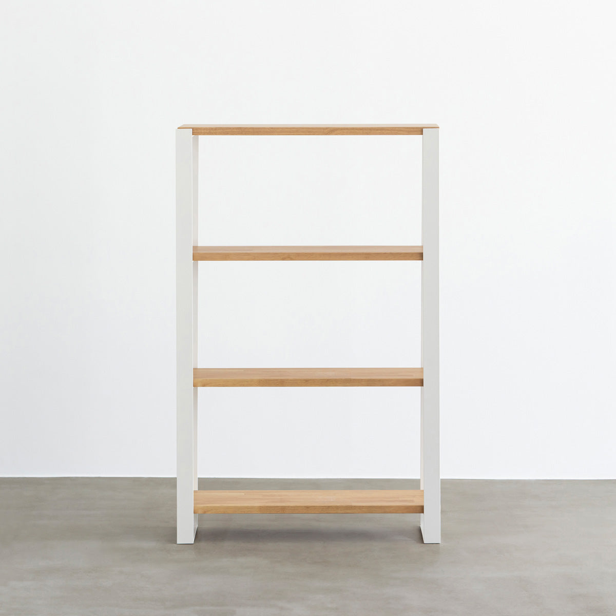 KANADEMONOのラバーウッドアッシュの棚板とホワイト脚を組み合わせたシェルフ（正面）