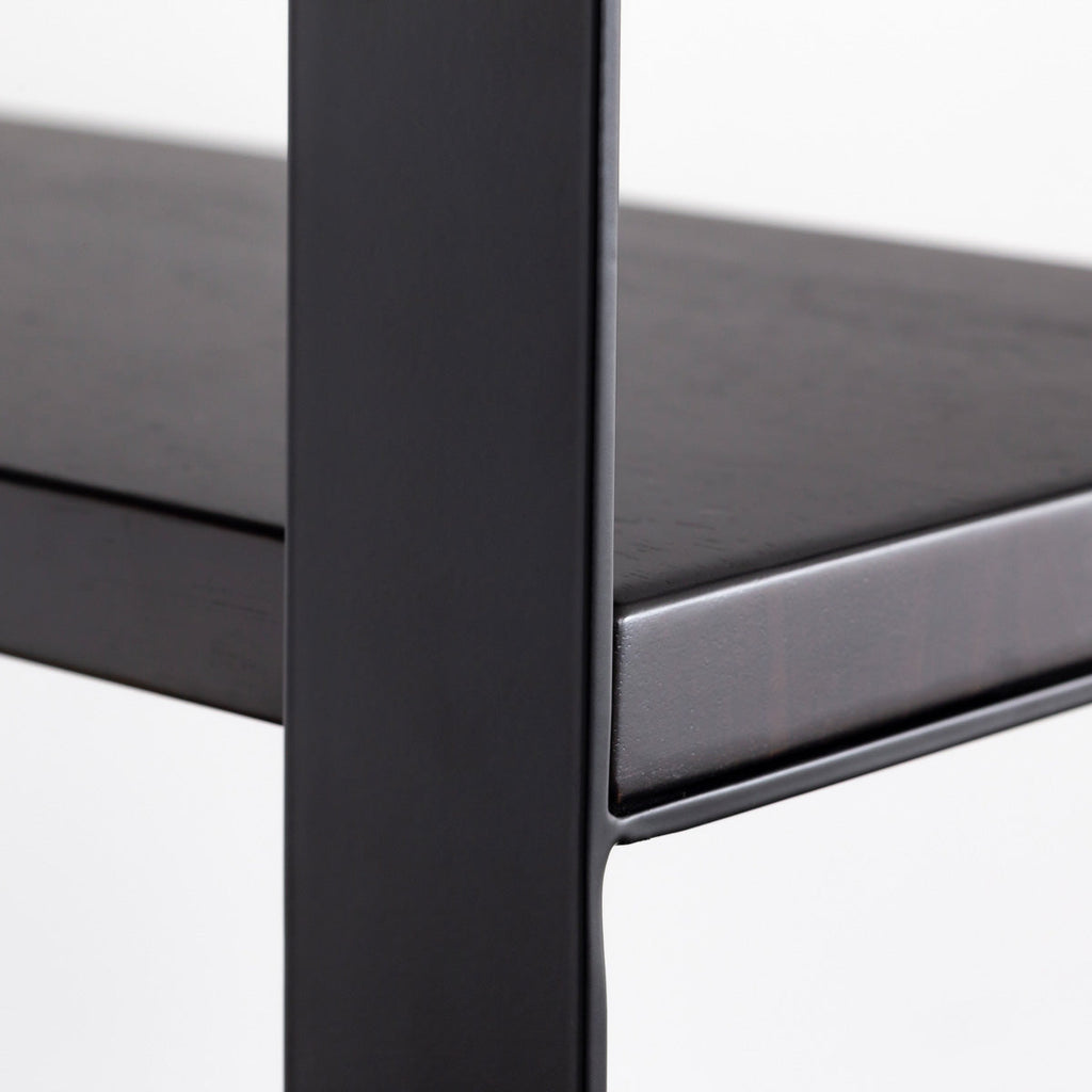 KANADEMONOのラバーウッドブラックブラウンの棚板とブラックアイアン脚を組み合わせたシェルフ（フレーム）