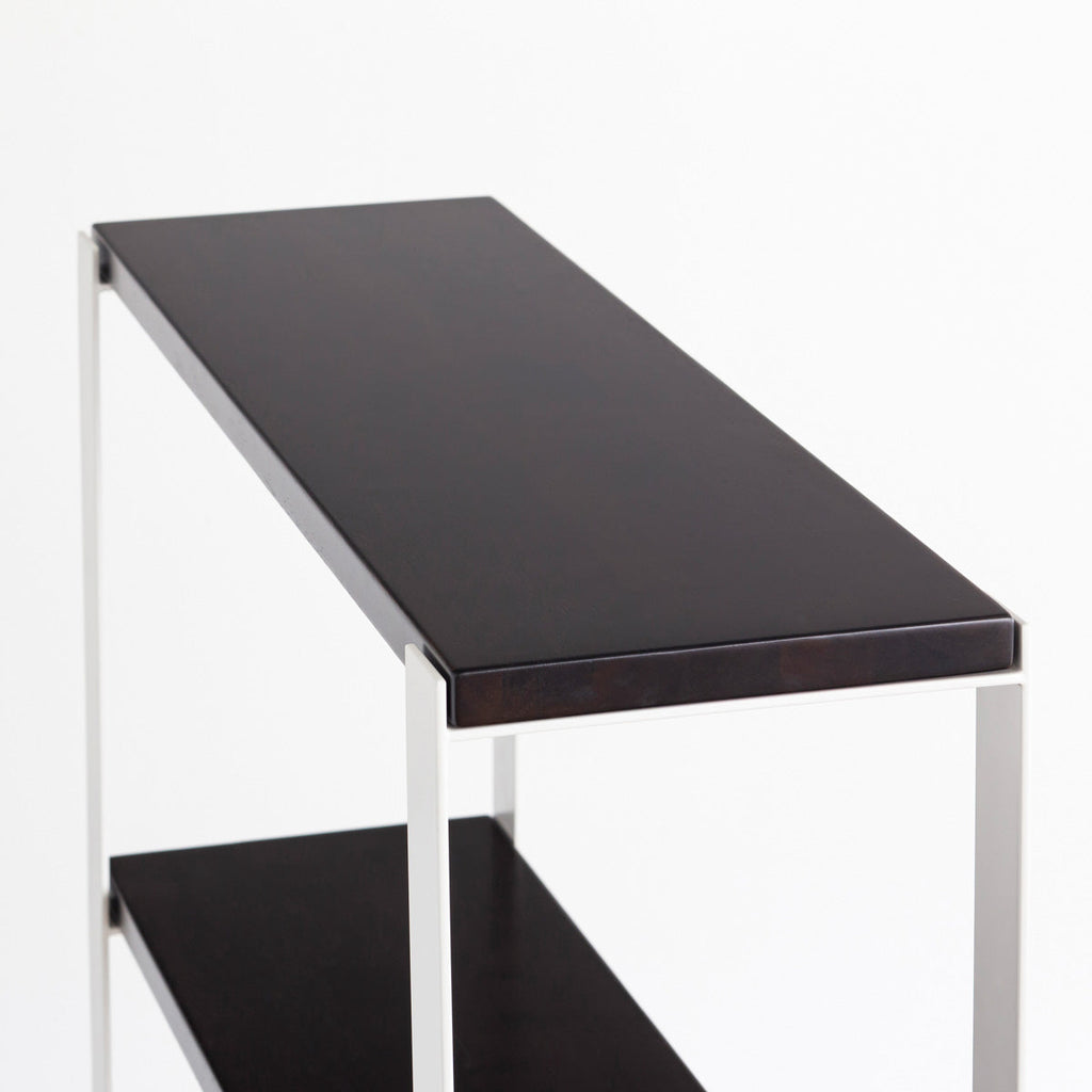 KANADEMONOのラバーウッドブラックブラウンの棚板とホワイトのアイアン脚を組み合わせたシェルフ（棚板）