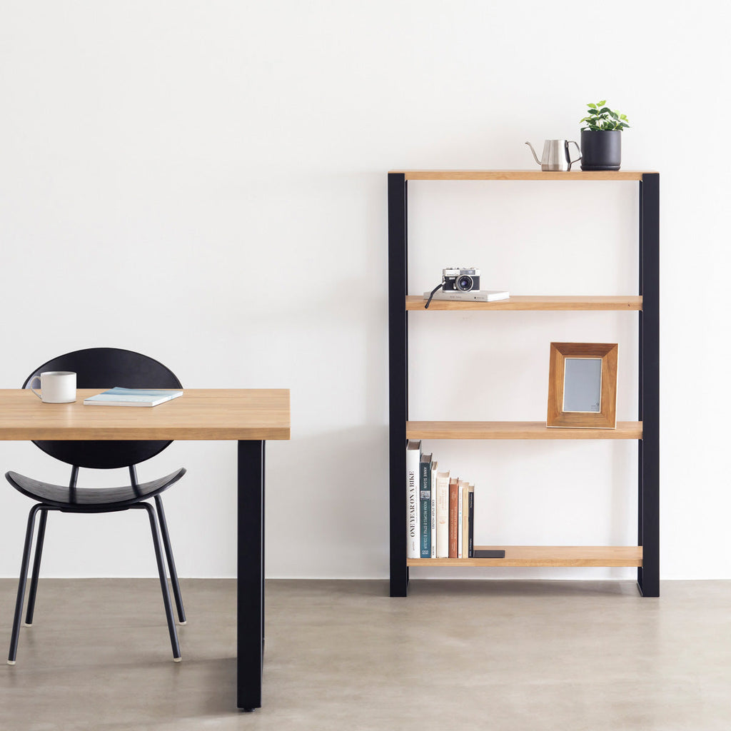 KANADEMONOのラバーウッドアッシュの棚板とアイアン脚を組み合わせたシェルフ（使用例2）