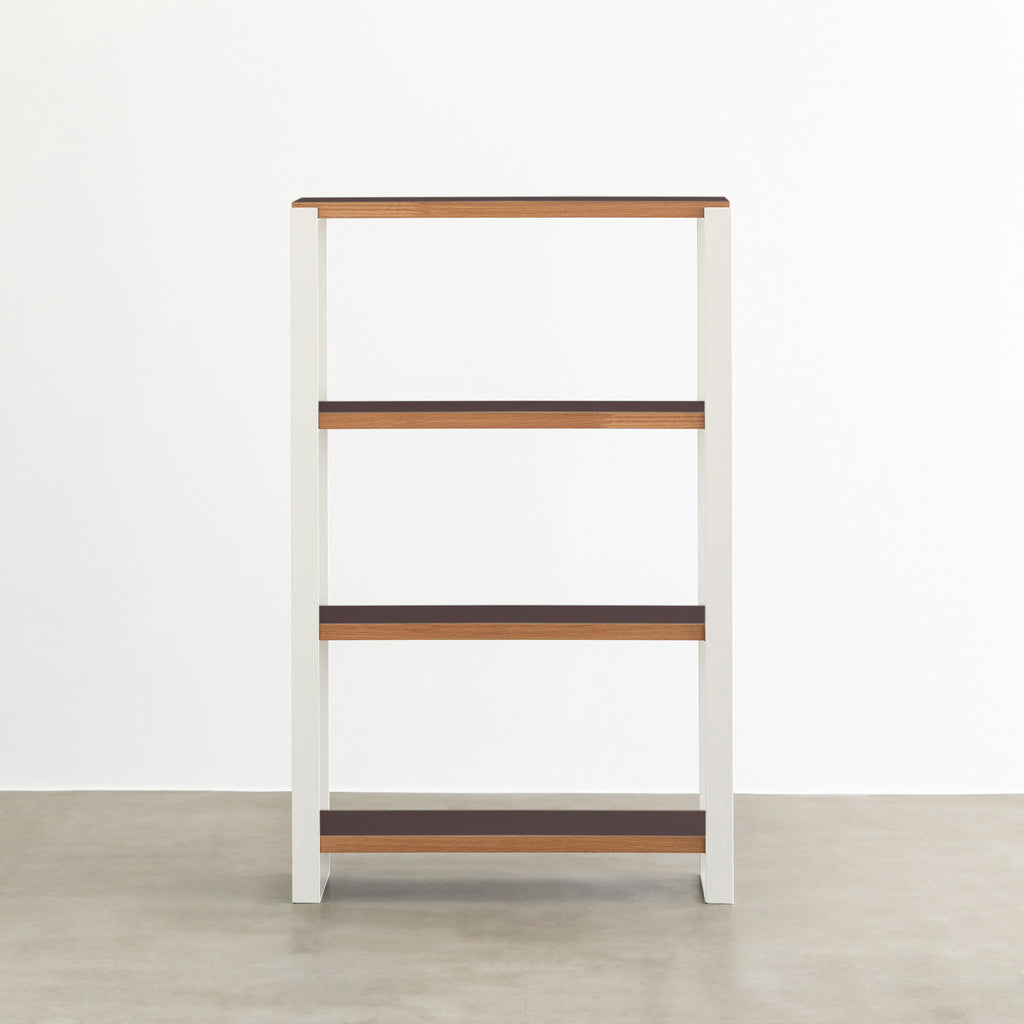 Kanademonoのリノリウム素材の棚板にホワイトのアイアンフレームを組み合わせたシェルフ/Mauve（正面）