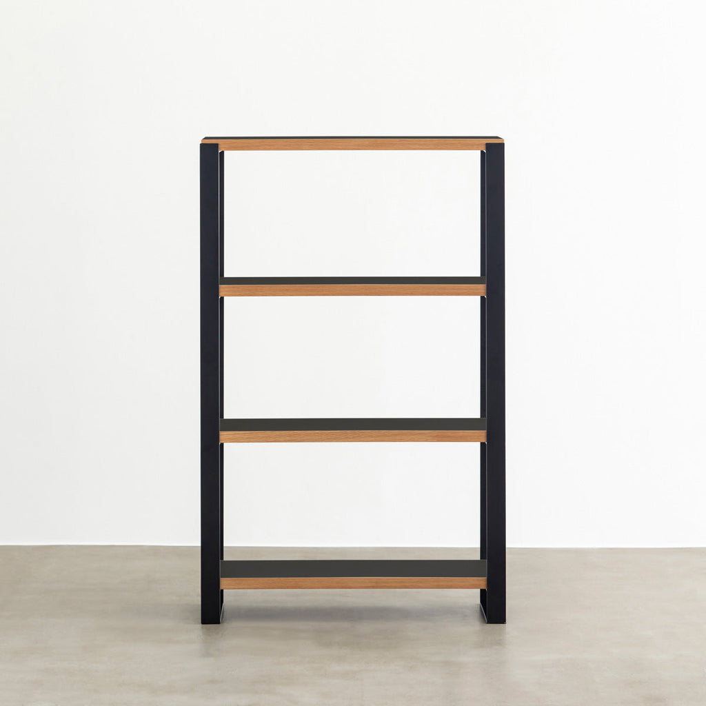 Kanademonoのリノリウム素材の棚板にブラックのアイアンフレームを組み合わせたシェルフ/Nero（正面）