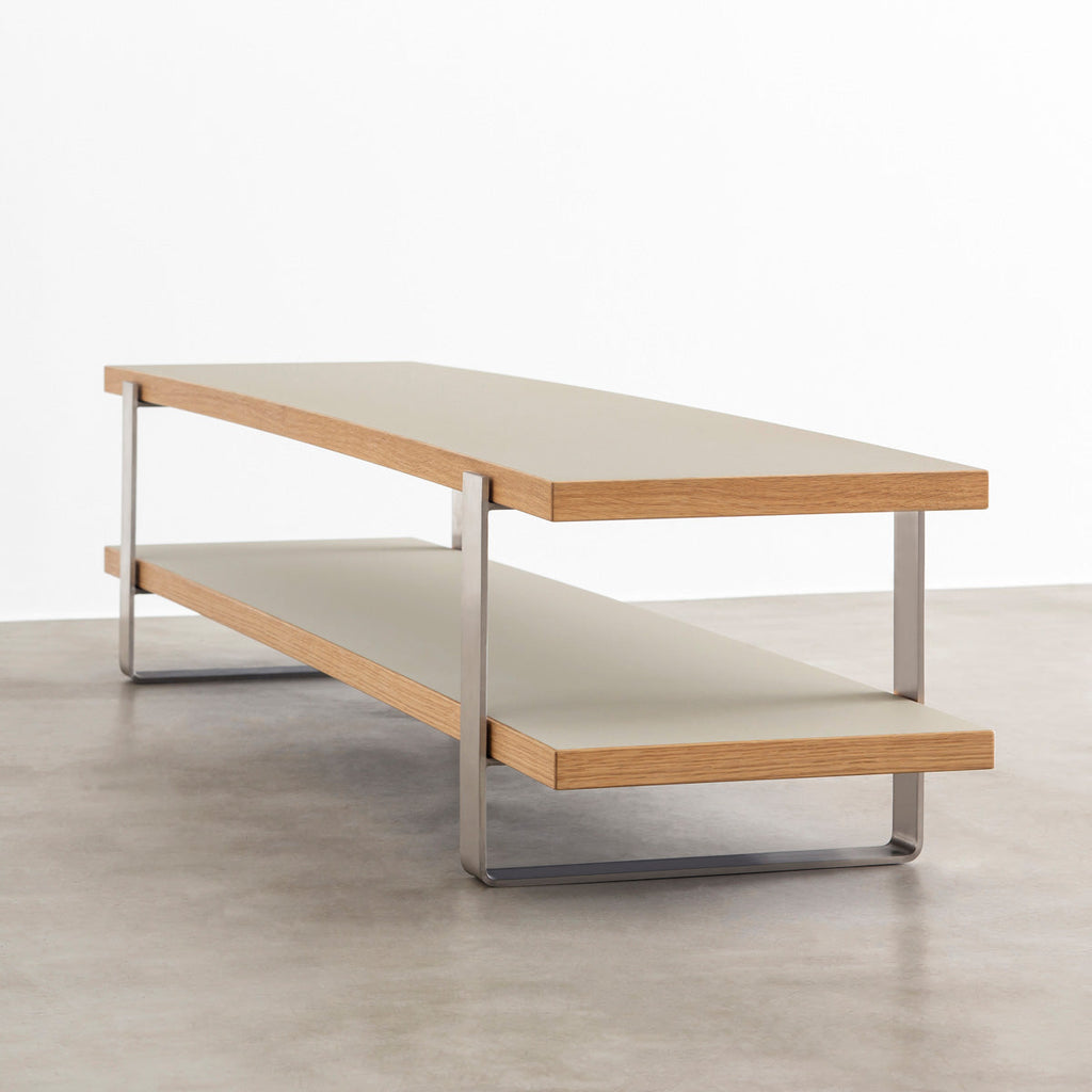 KANADEMONOのリノリウム（Pebble）天板にステンレスプレート脚を組み合わせたテレビ台/ローテーブル（斜めからのアングル）