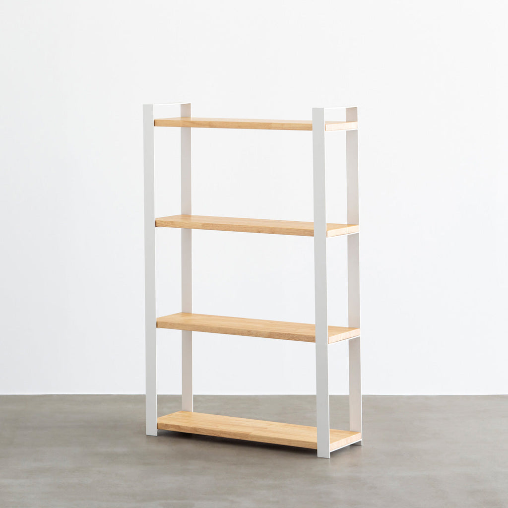 KANADEMONOのラバーウッドナチュラルの棚板とホワイトのアイアン脚を組み合わせたシェルフ（逆さ使用時）