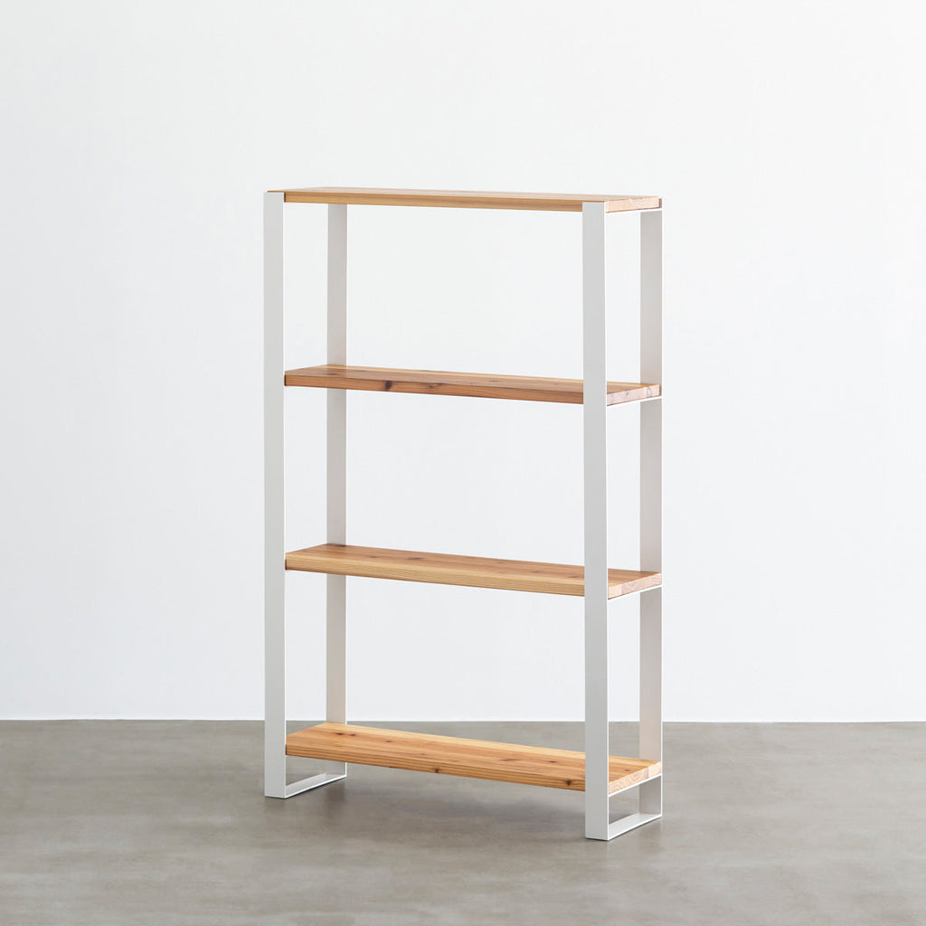 KANADEMONOの杉無垢材の棚板とホワイトのアイアン脚を組み合わせたシェルフ