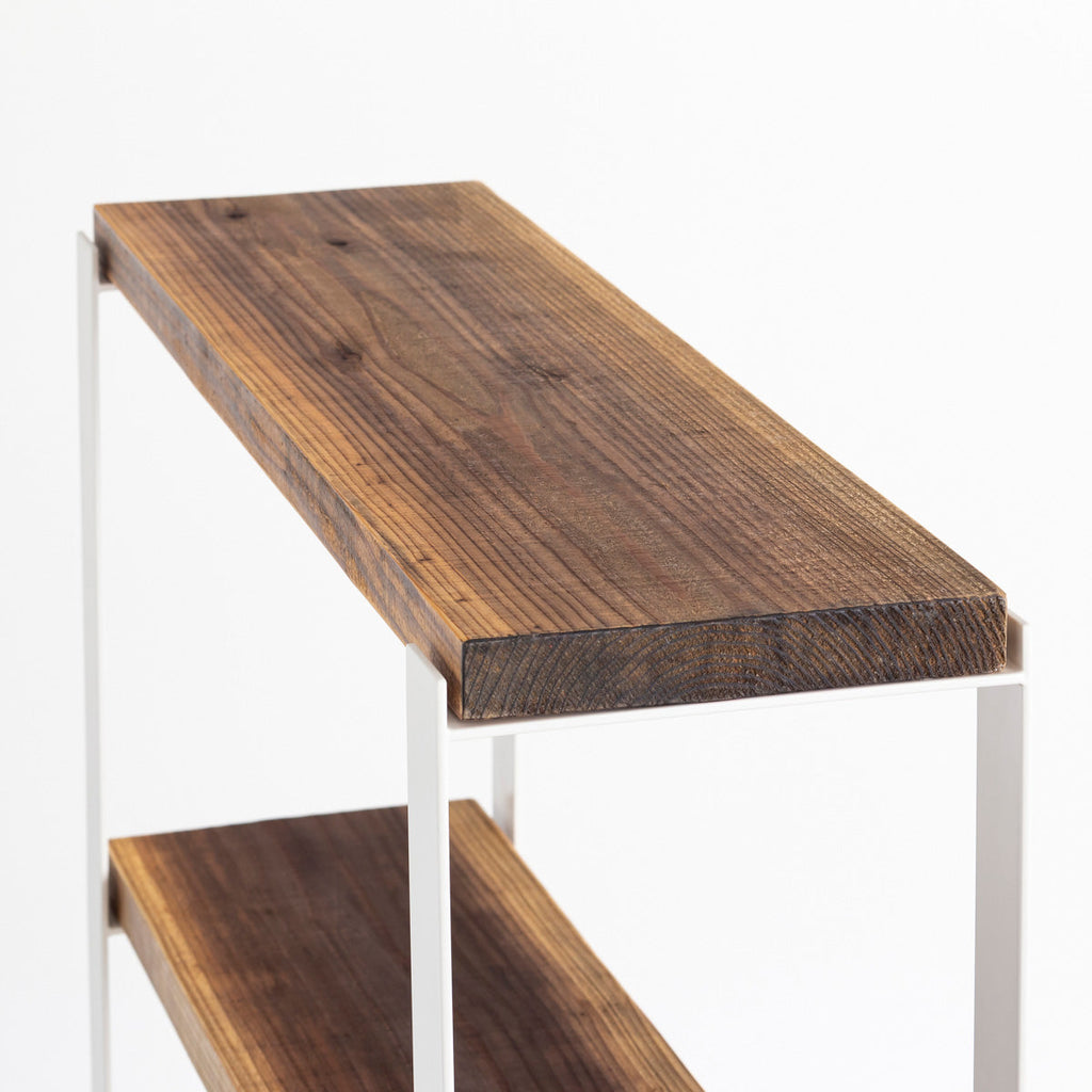 KANADEMONOの杉無垢ヴィンテージスタイルの棚板とホワイトのアイアン脚を組み合わせたシェルフ（棚板）