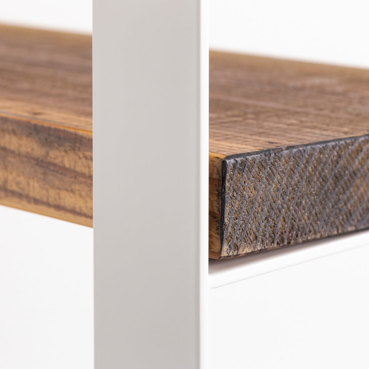 KANADEMONOの杉無垢ヴィンテージスタイルの棚板とホワイトのアイアン脚を組み合わせたシェルフ（フレーム）