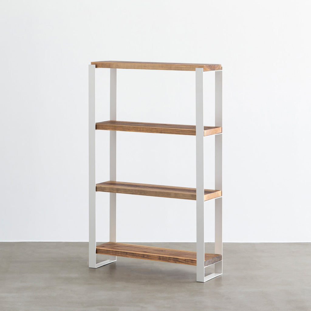 KANADEMONOの杉無垢ヴィンテージスタイルの棚板とホワイトのアイアン脚を組み合わせたシェルフ