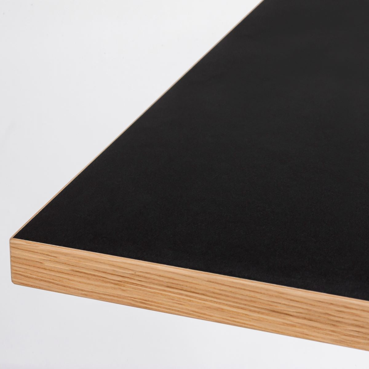 ファニチャーリノリウムブラック天板のクローズアップ