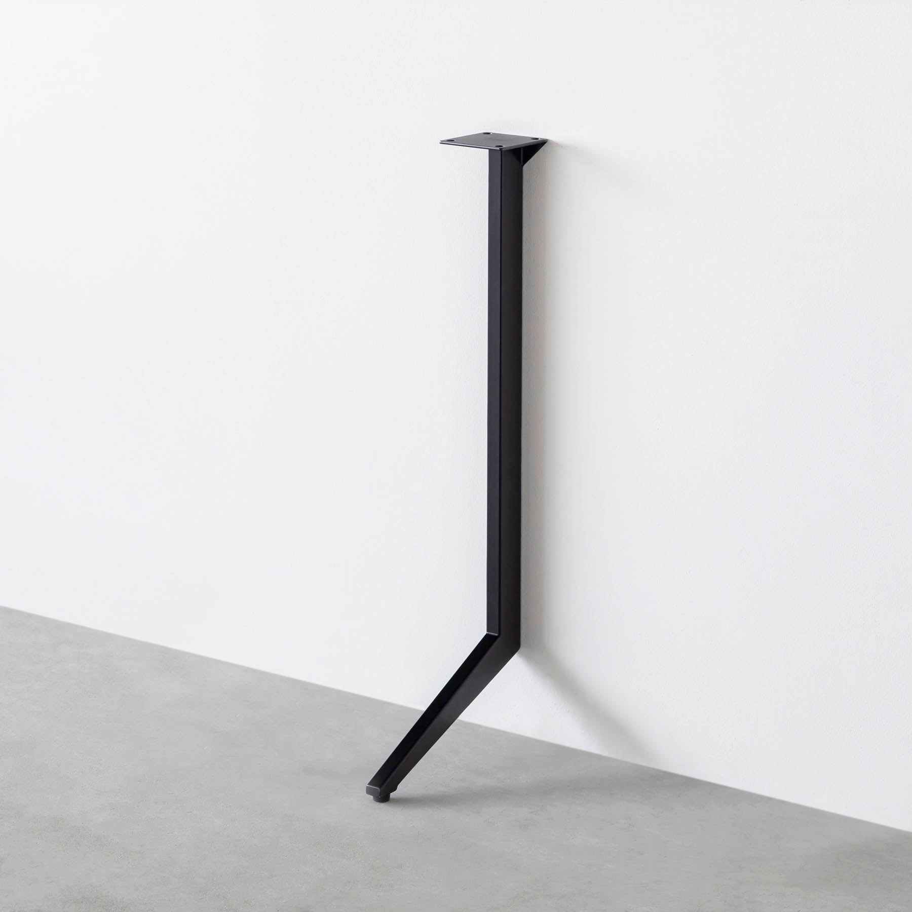 THE LEGS / L Edge × Black Steel